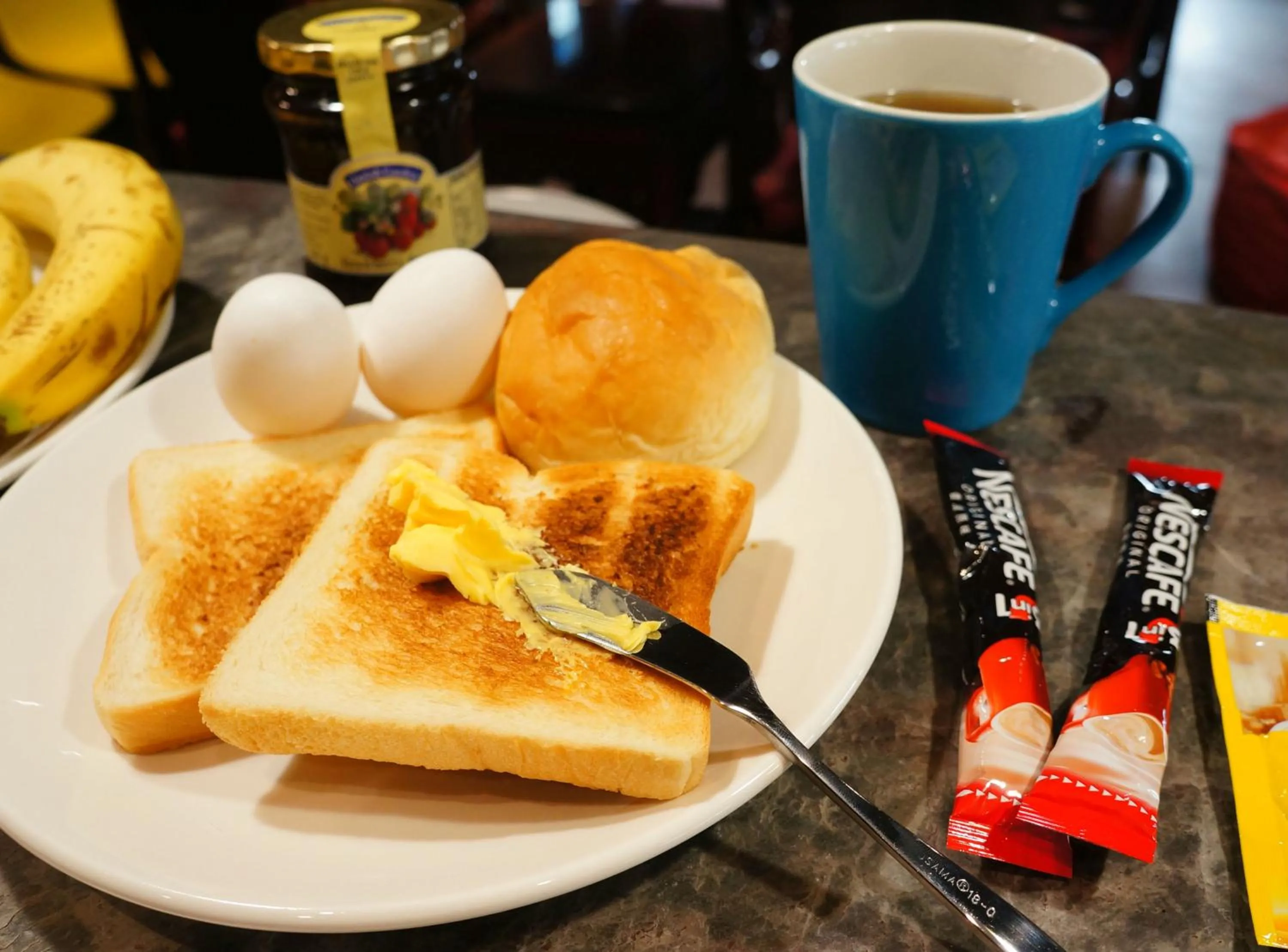 American breakfast in Taipei Discover Hostel