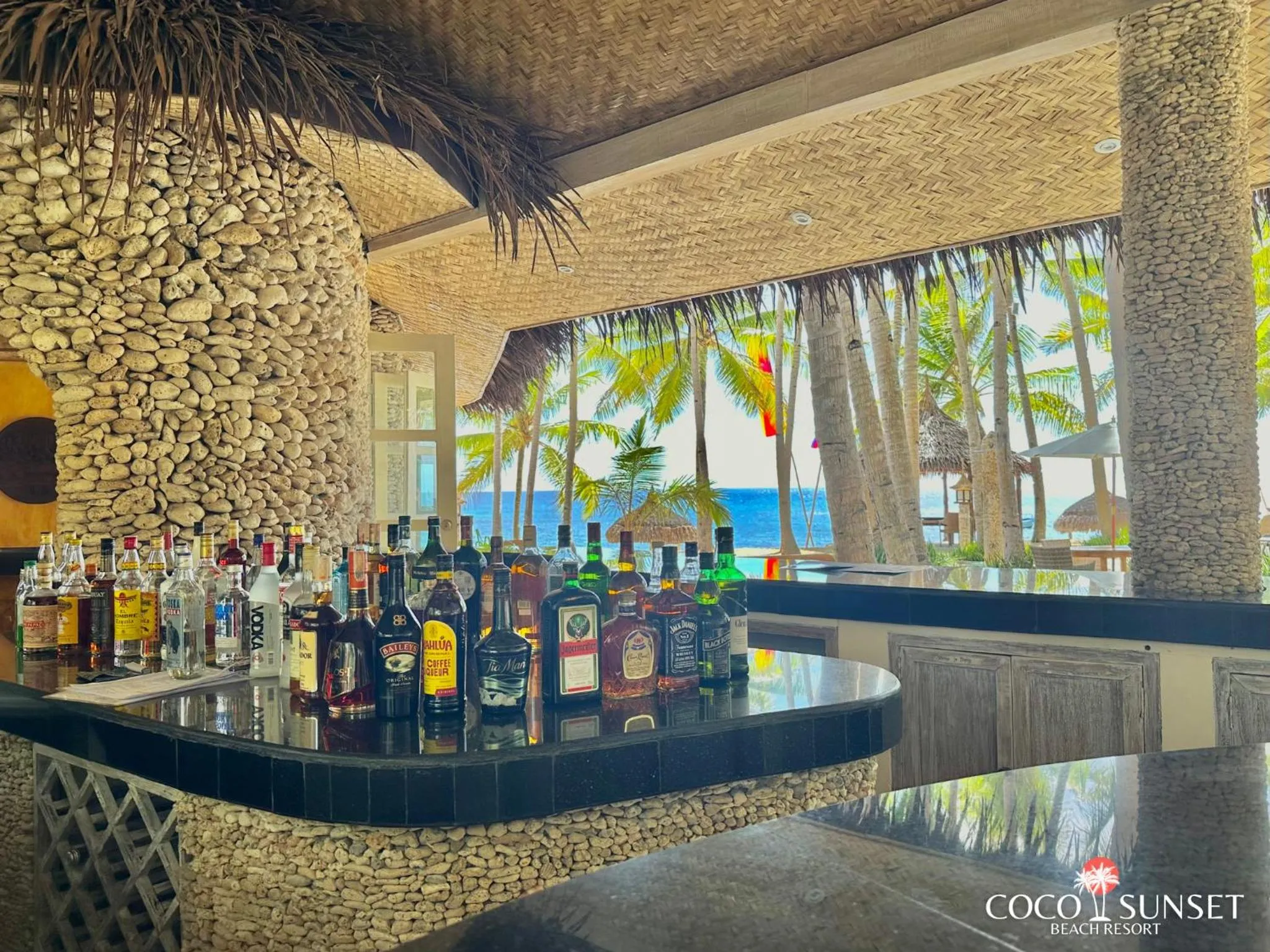 Lounge or bar in Coco Grove Beach Resort, Siquijor Island