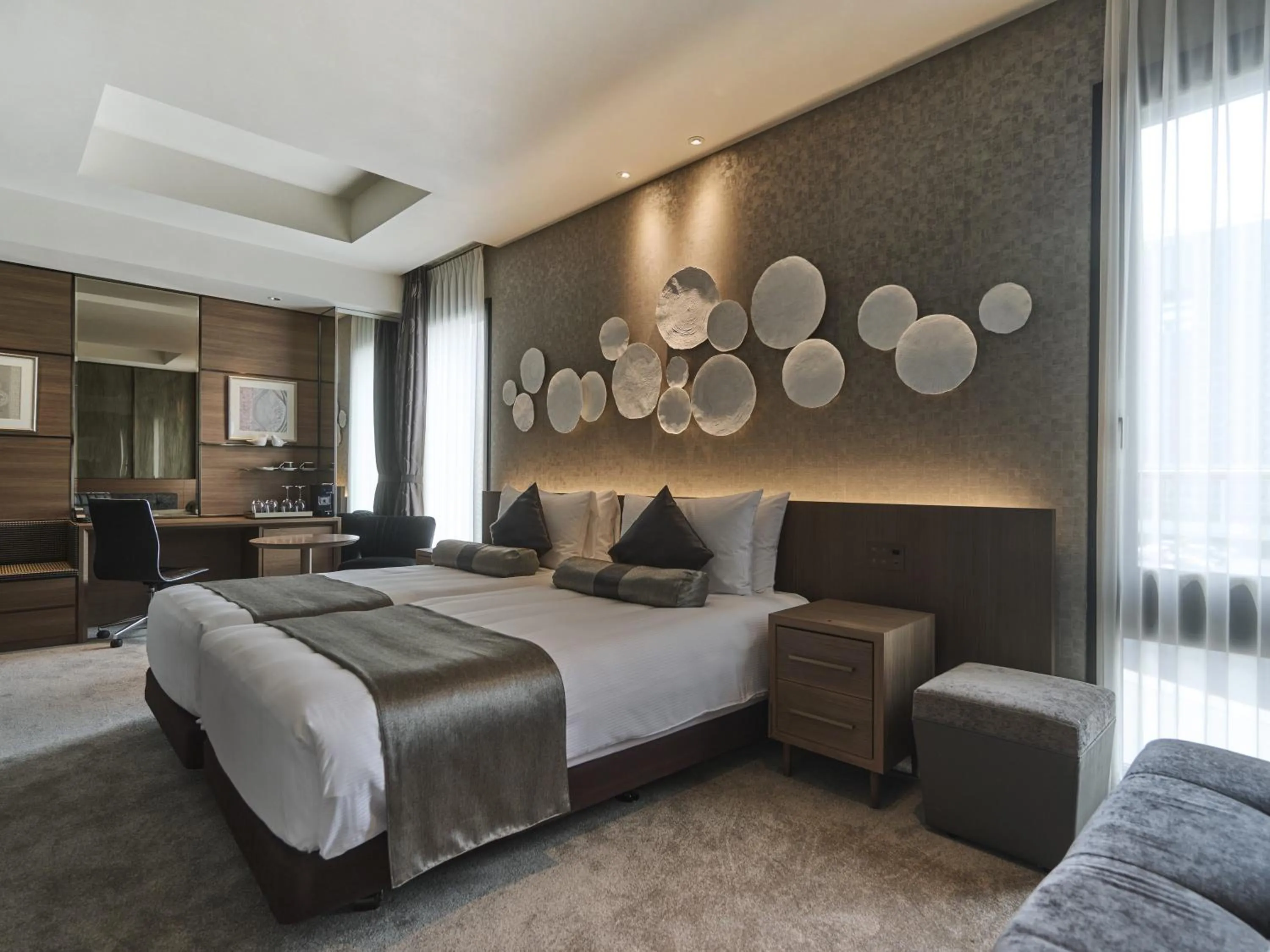 Photo of the whole room, Bed in The Strings Hotel Nagoya