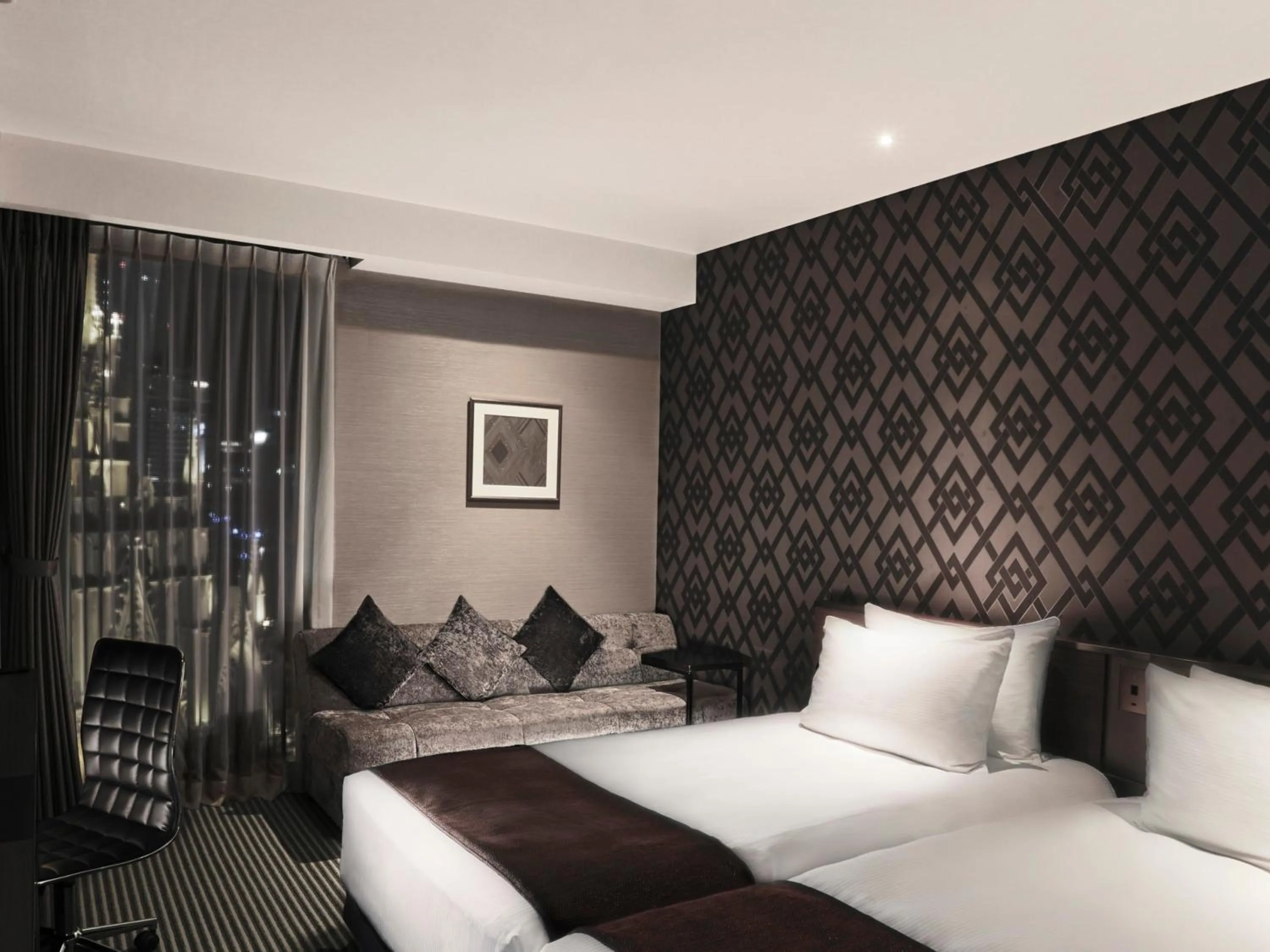 Photo of the whole room, Bed in The Strings Hotel Nagoya