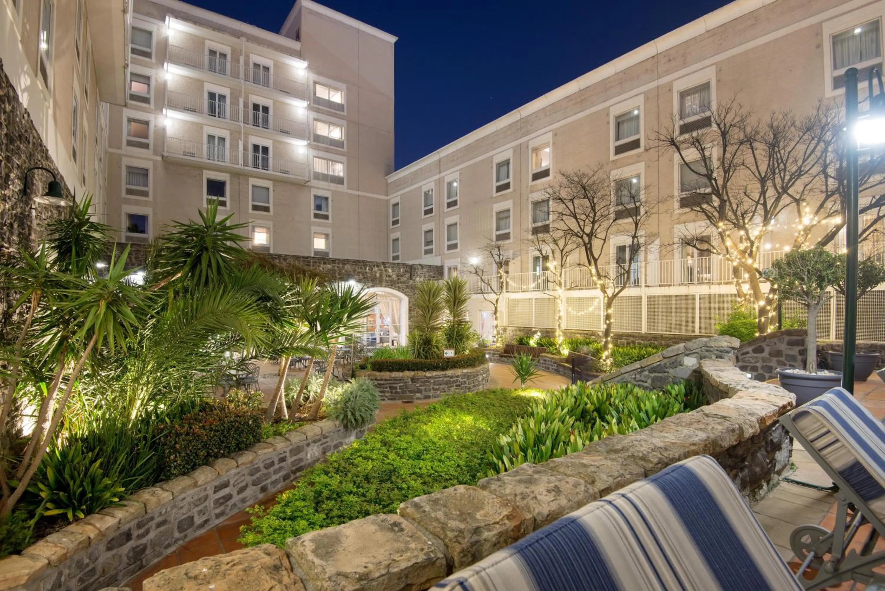 Balcony/Terrace in The Commodore Hotel