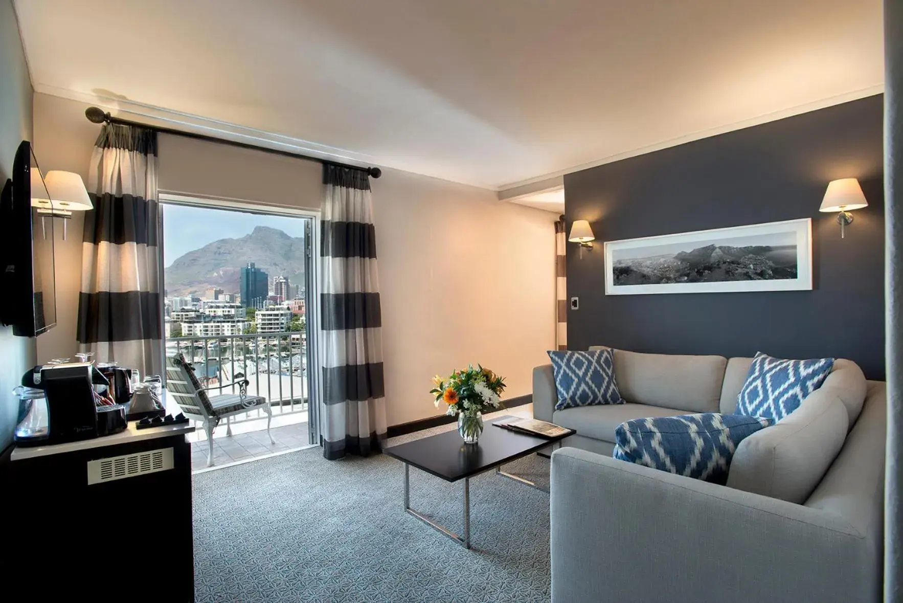 Junior King Suite - single occupancy in The Commodore Hotel Junior King Suite - single occupancy in The Commodore Hotel