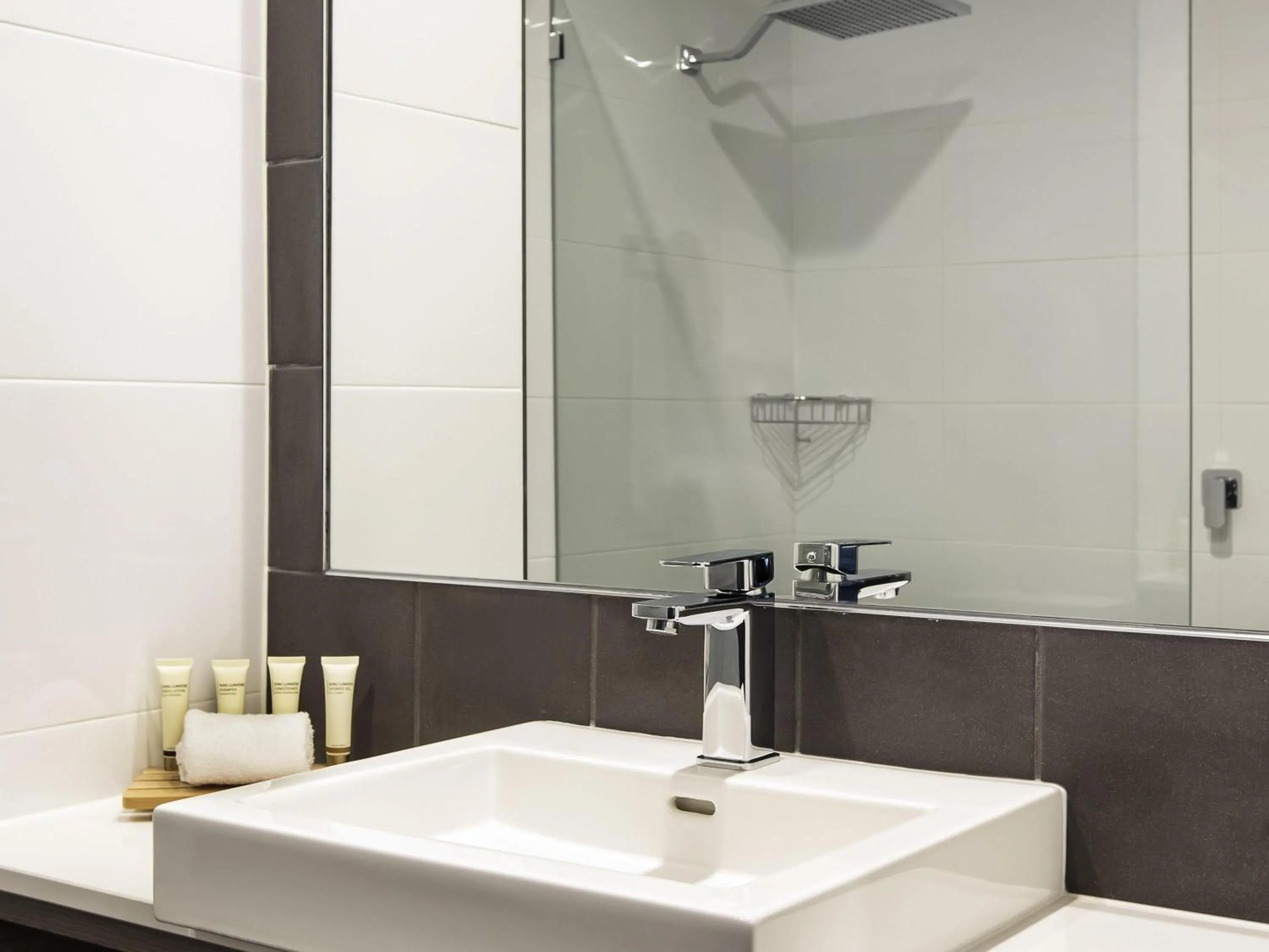 Bedroom in Mercure Sunshine Coast Kawana Waters