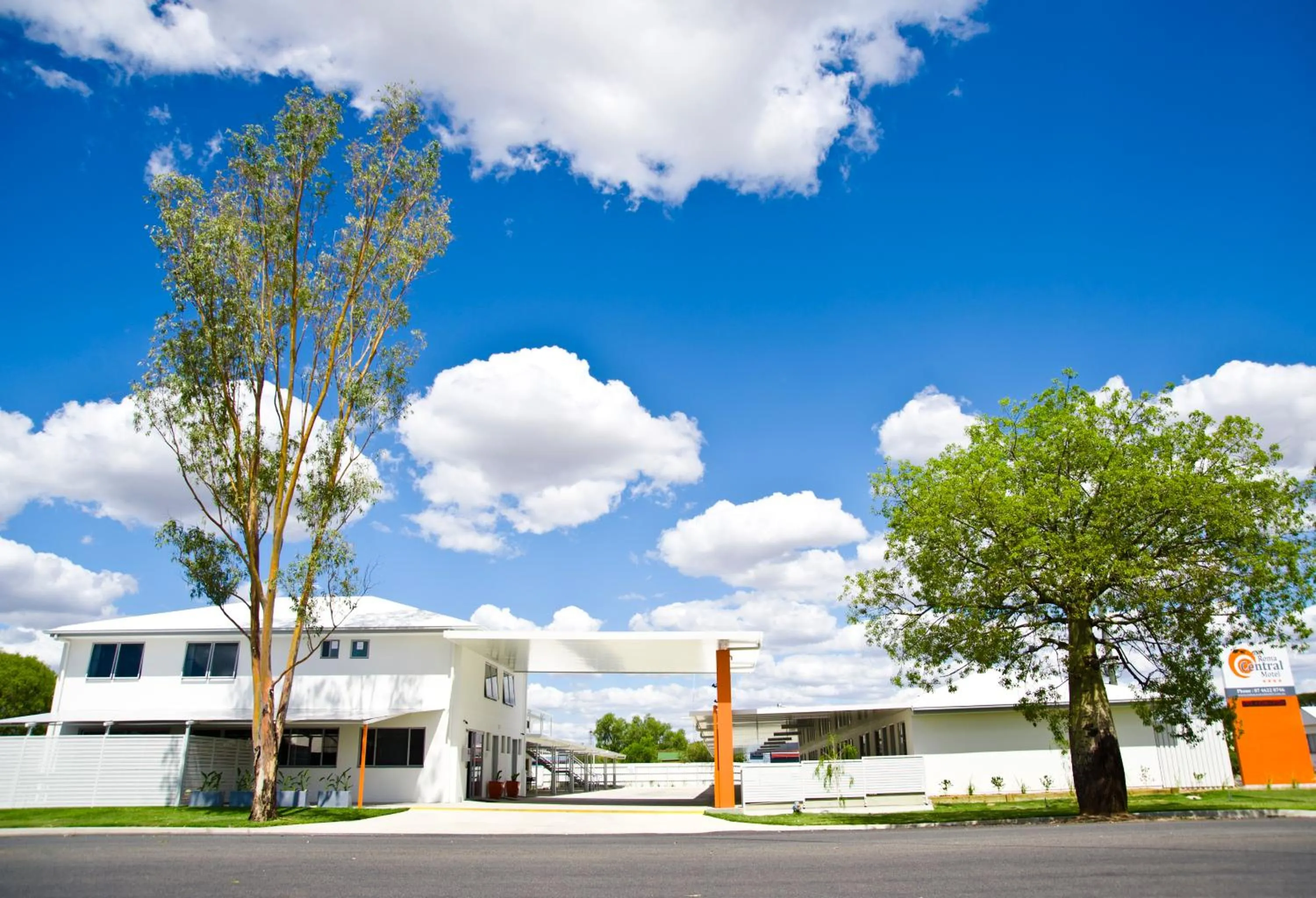 Facade/entrance in Roma Central Motel