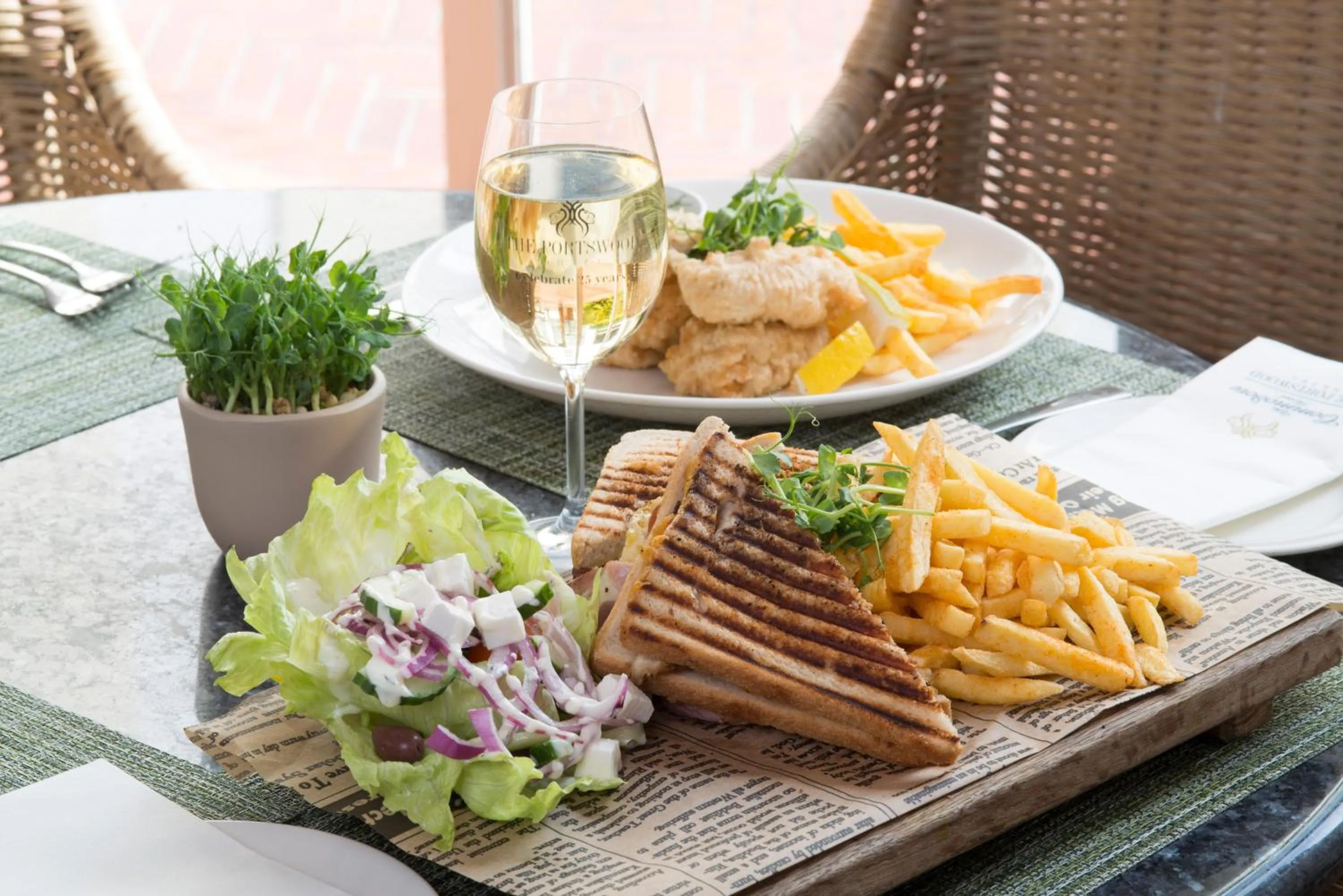 Restaurant/places to eat in The Portswood Hotel