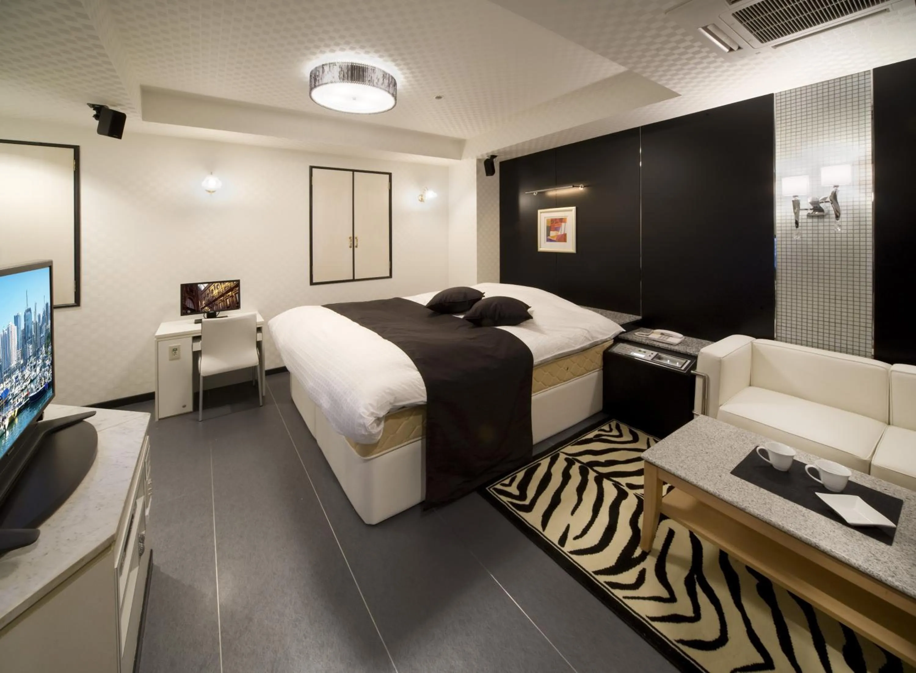 Photo of the whole room, Bed in HOTEL & SPA ISLAND (Adult Only)