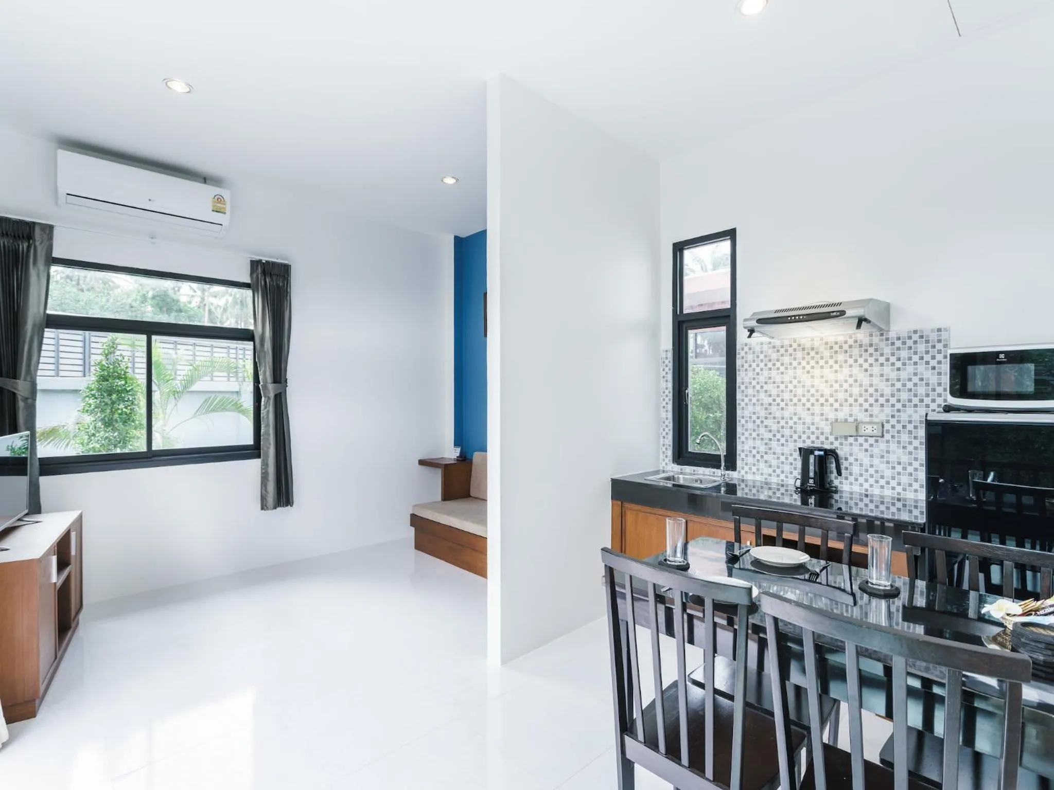 Coffee/tea facilities in Boutique Pool Villa