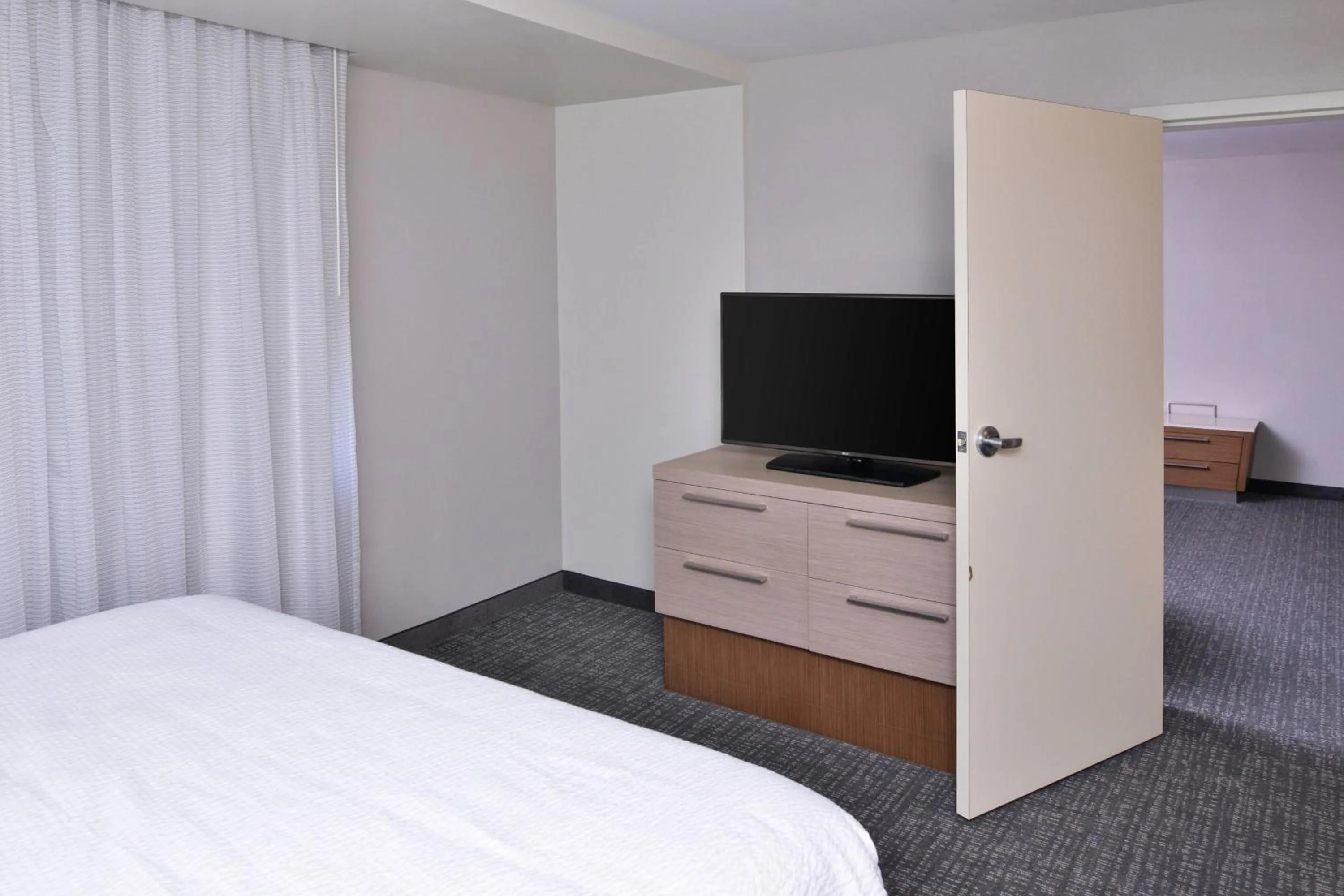 Bedroom, Bed in Courtyard by Marriott Columbus Grove City