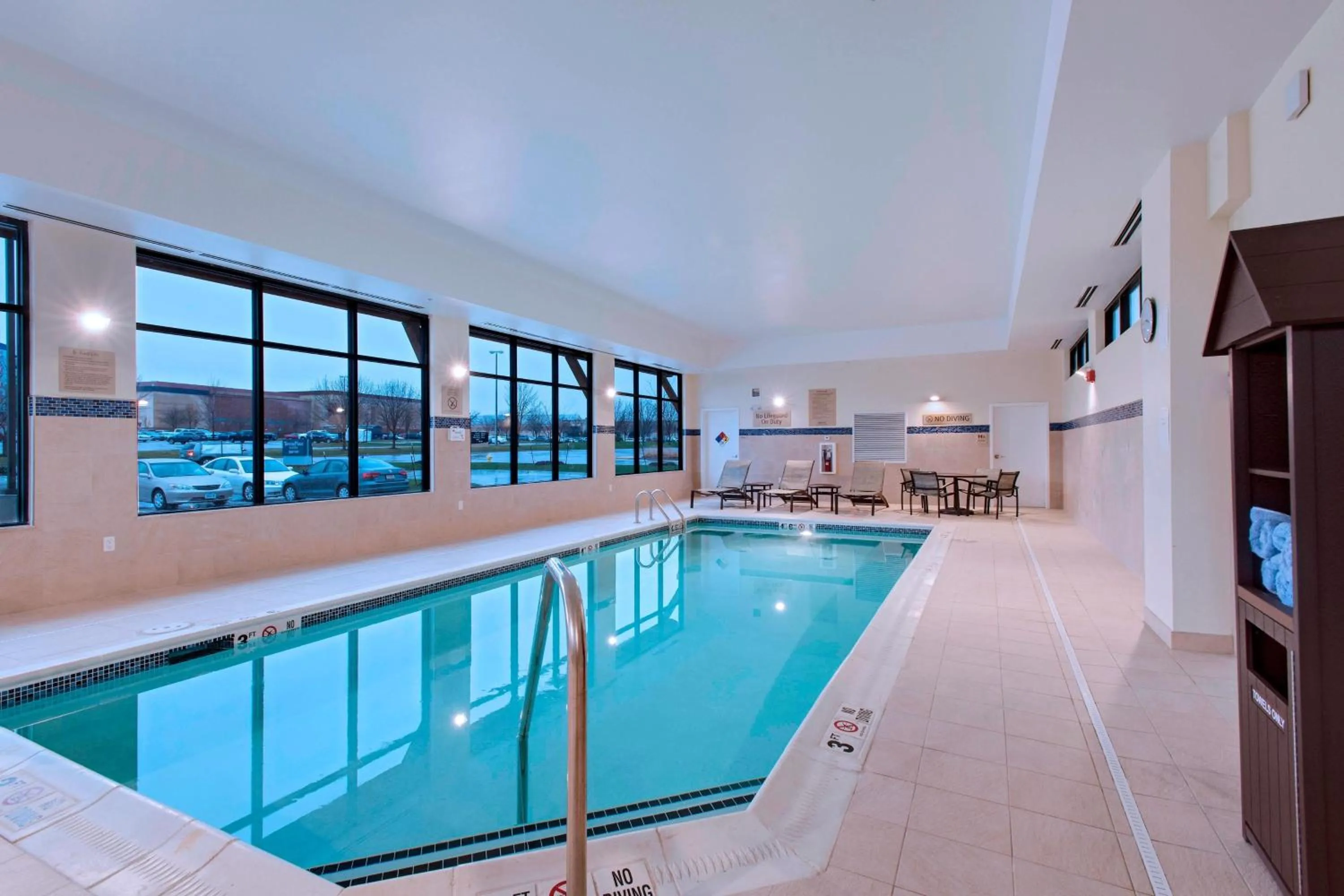 Swimming pool in TownePlace Suites by Marriott Des Moines West/Jordan Creek