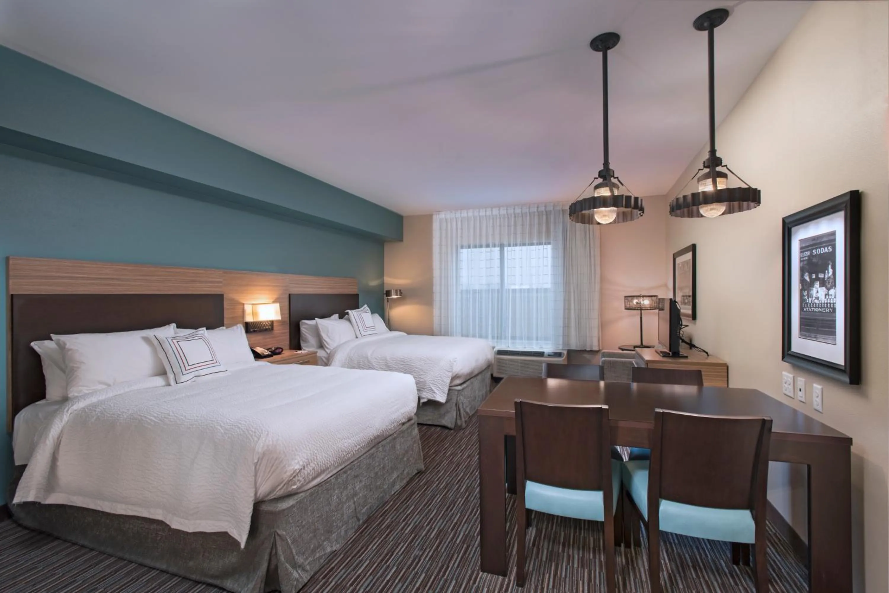 Dining area, Bed in TownePlace Suites by Marriott Des Moines West/Jordan Creek