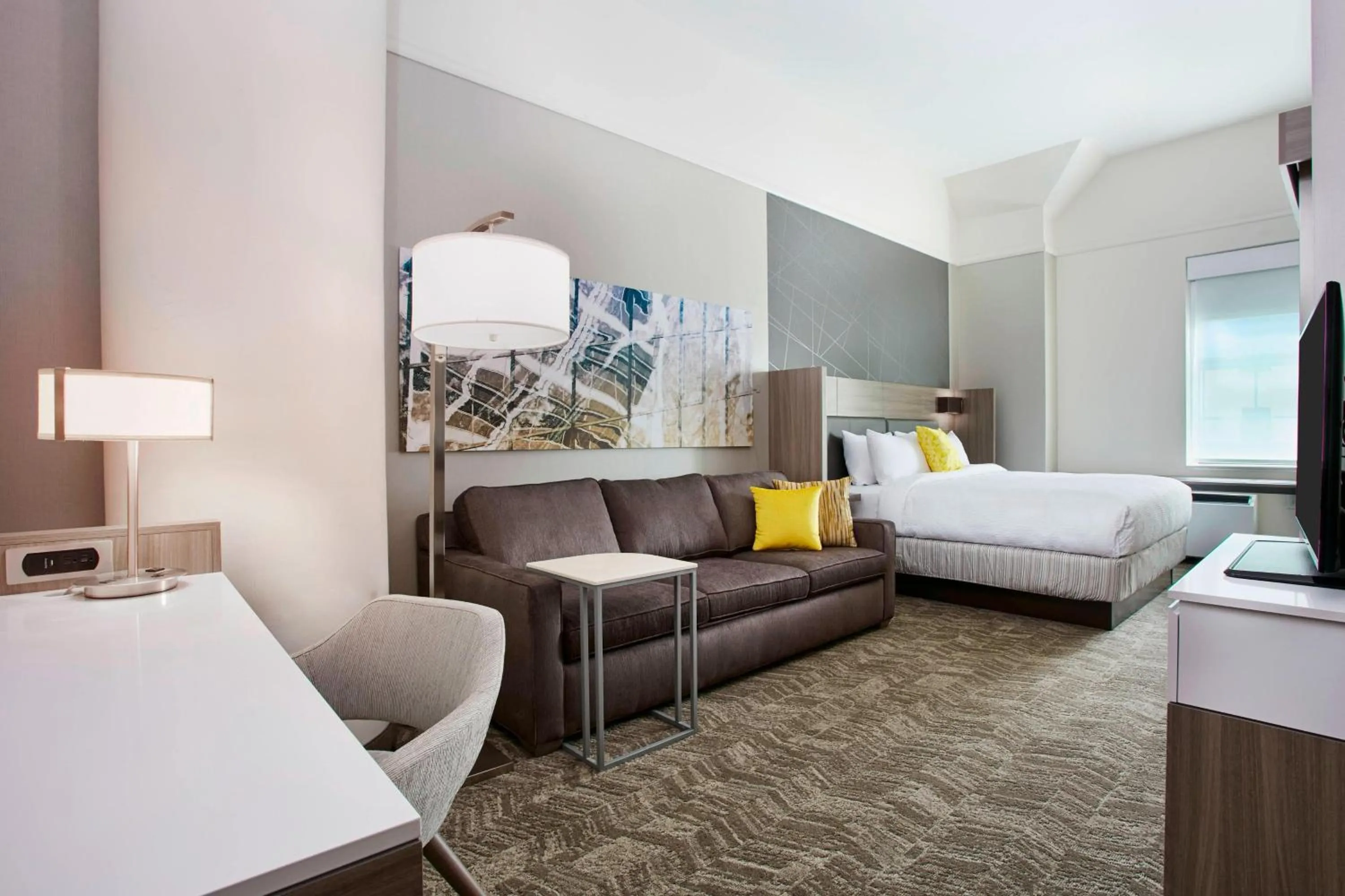 Photo of the whole room, Bed in SpringHill Suites by Marriott Milwaukee Downtown