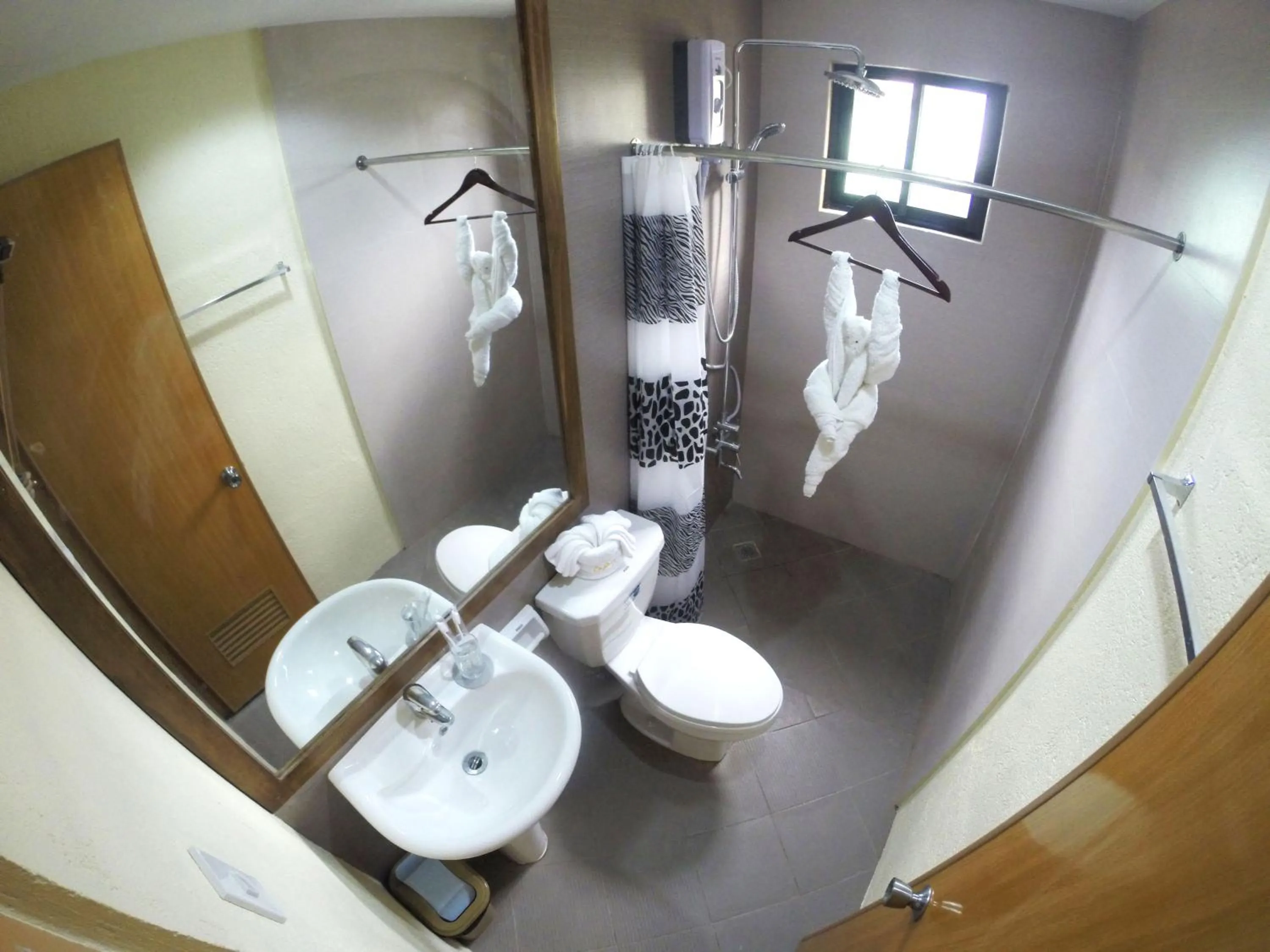 Shower in Optimum Pension House