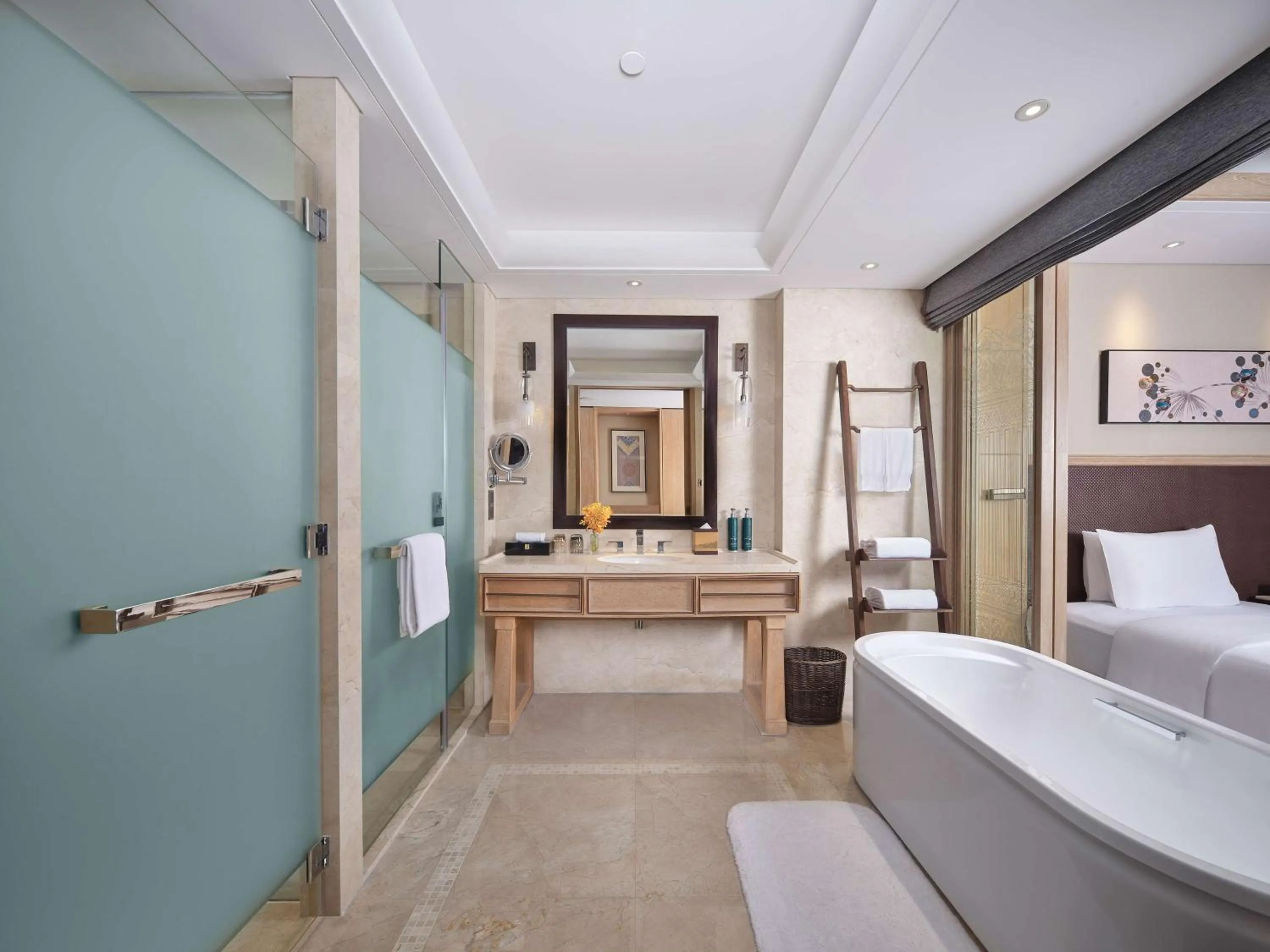 Bathroom, Bed in Hilton Dali Resort & Spa