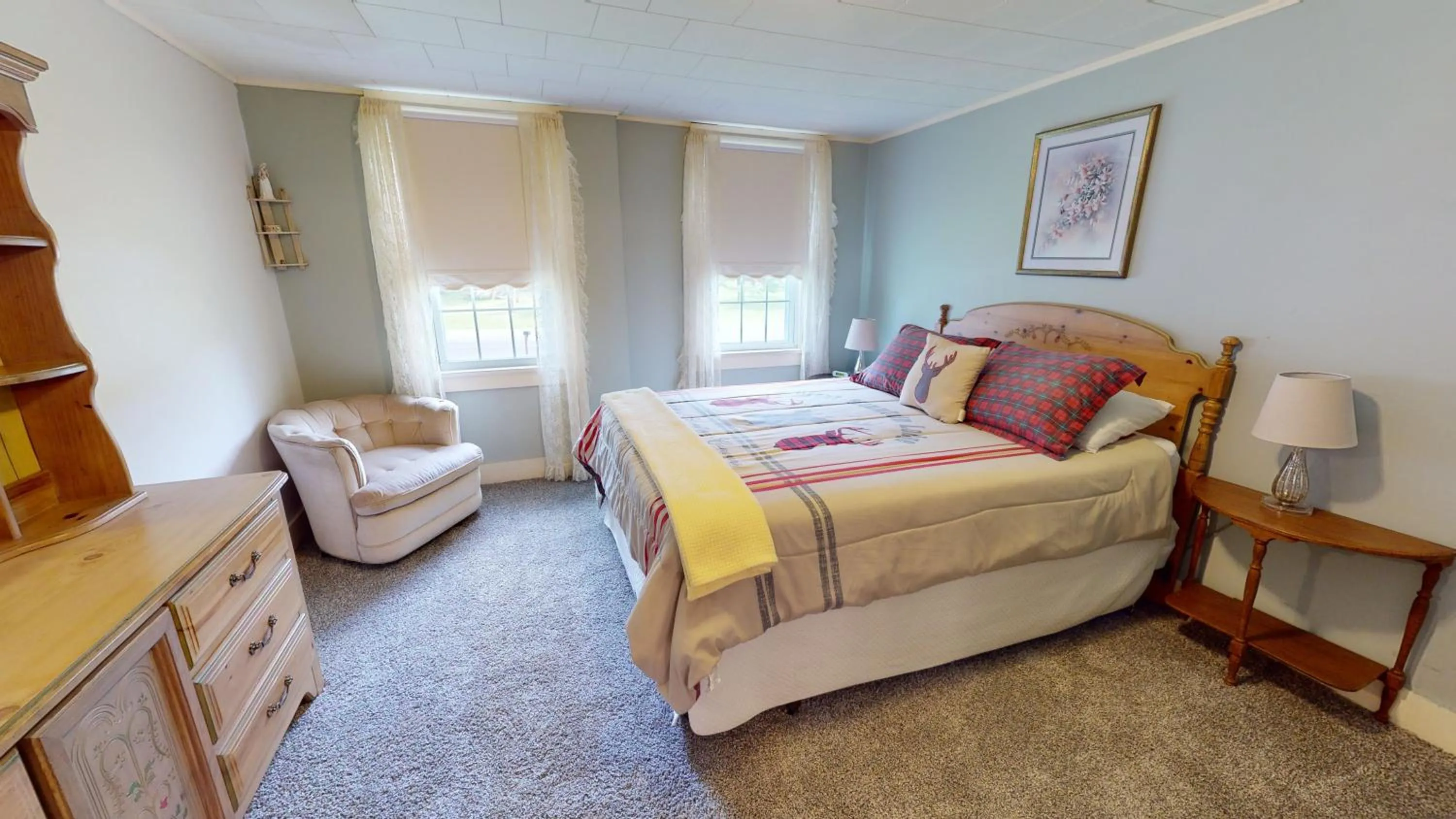 Bedroom, Bed in Rough Cut Lodge