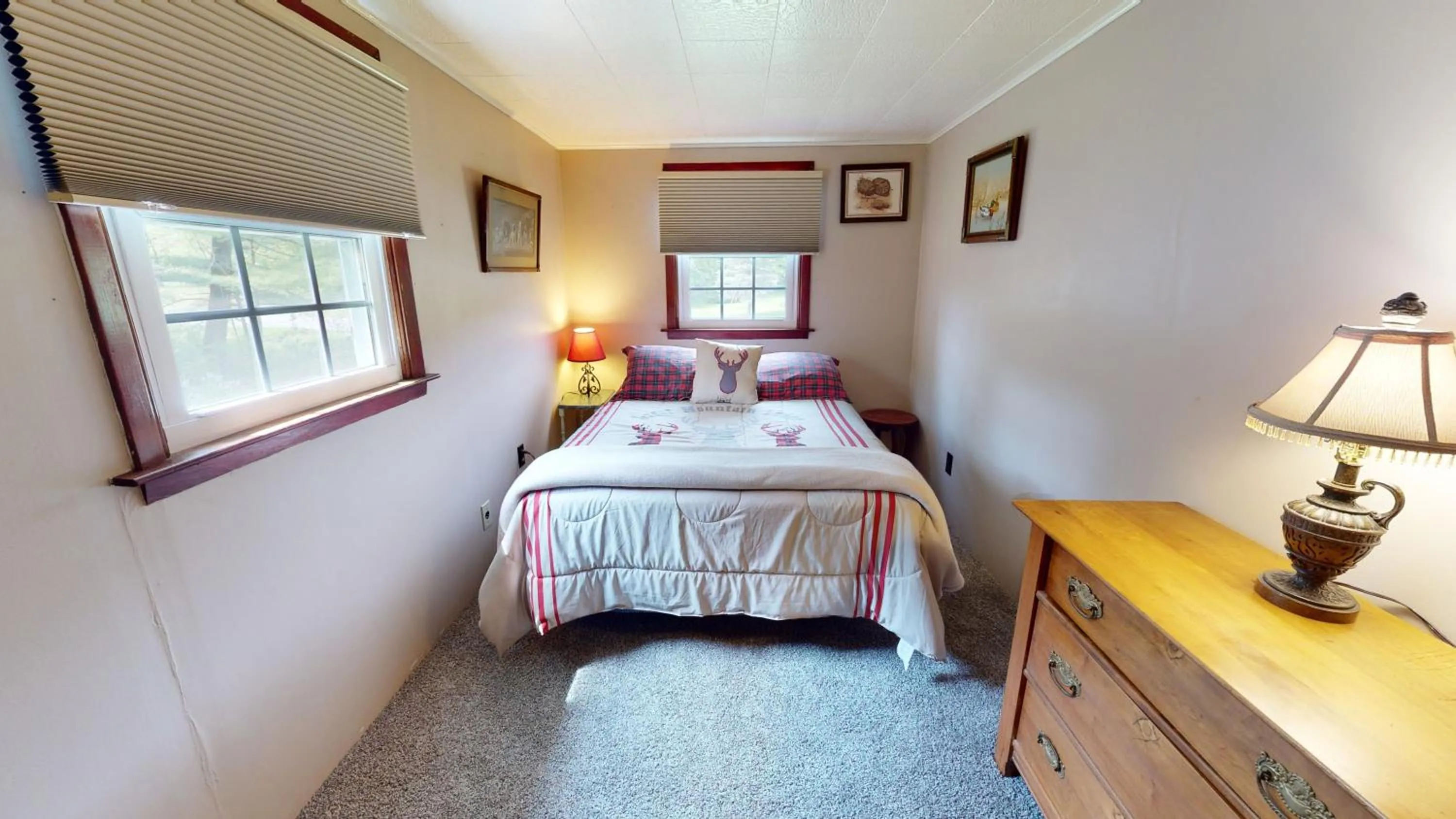 Bedroom, Bed in Rough Cut Lodge