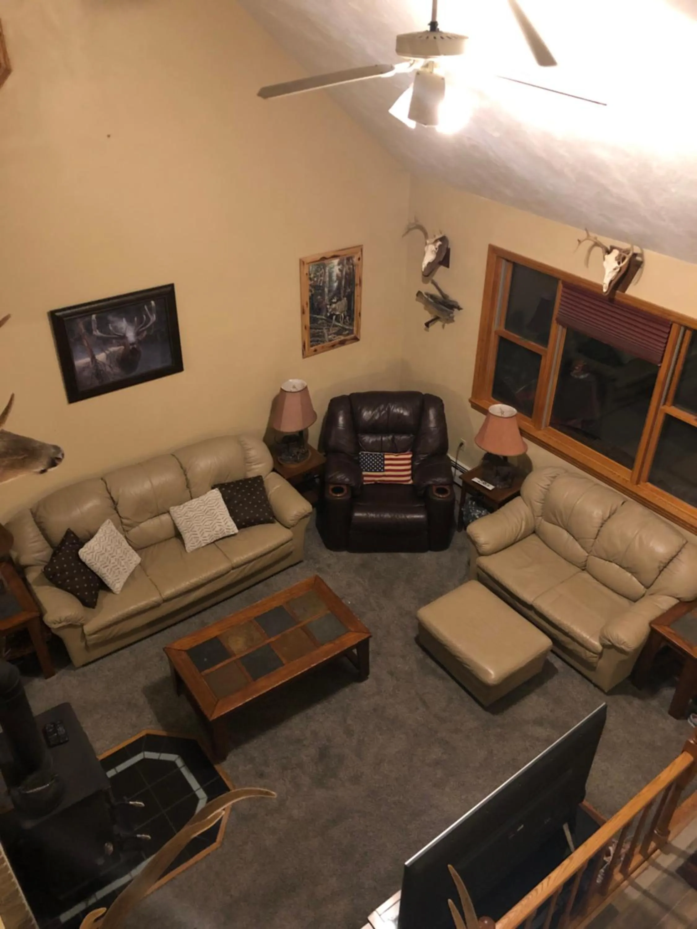 TV and multimedia in Rough Cut Lodge