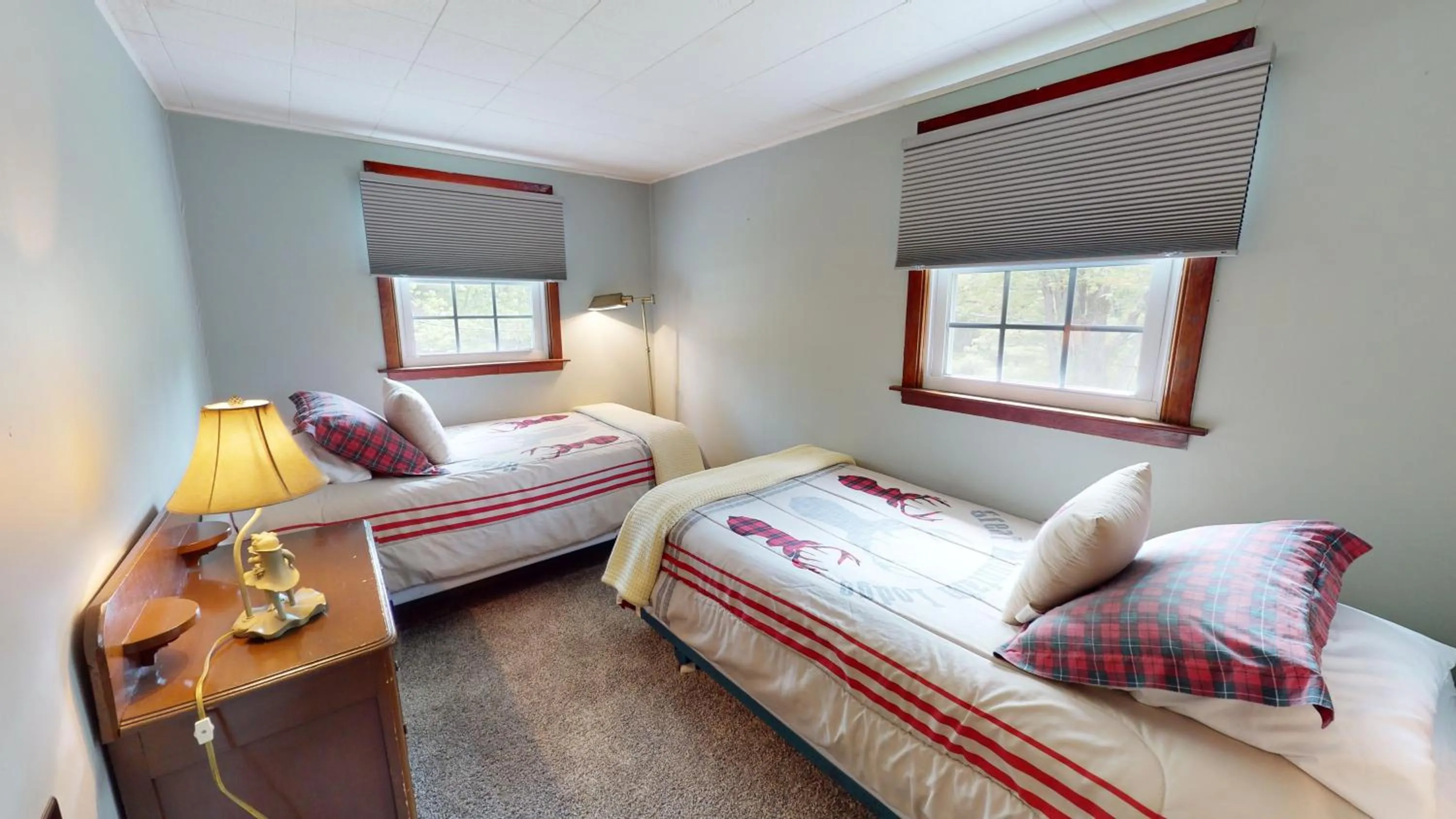 Bedroom, Bed in Rough Cut Lodge