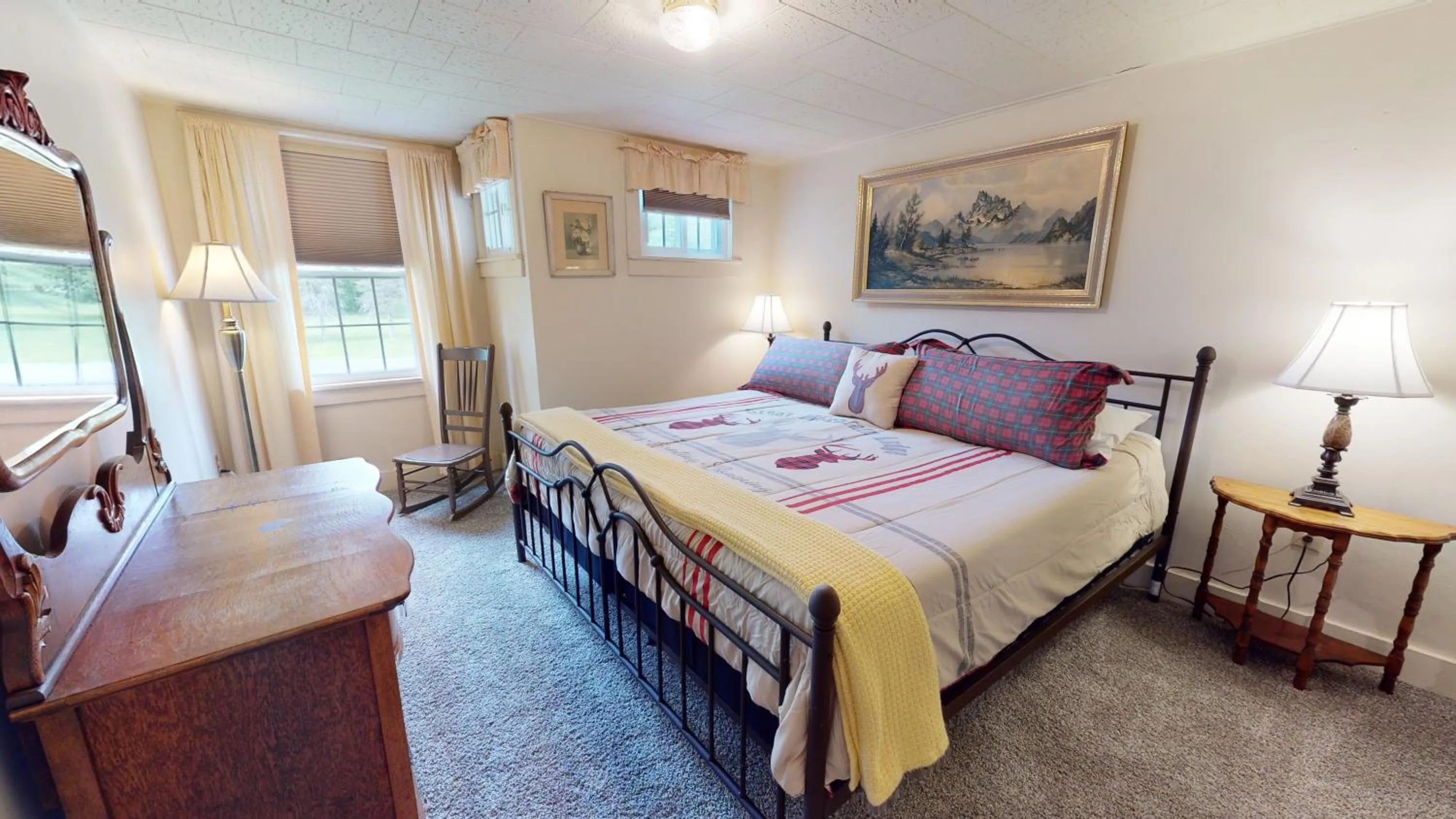 Bedroom, Bed in Rough Cut Lodge