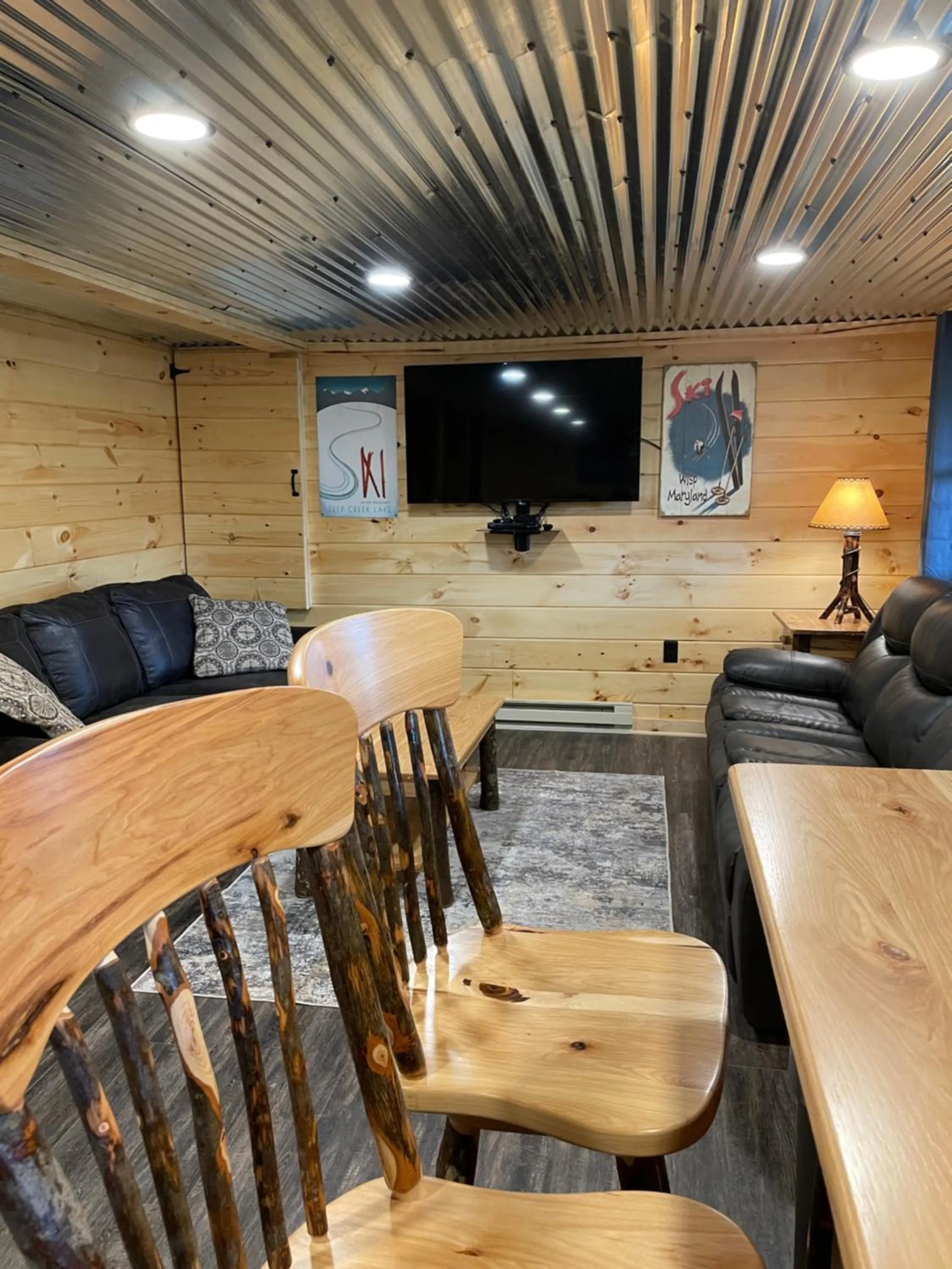 Living room in Rough Cut Lodge