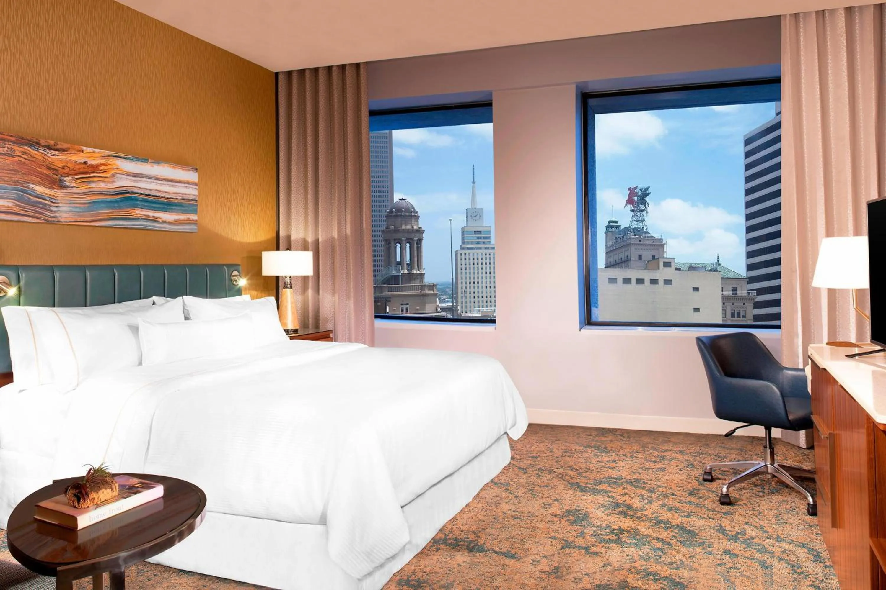 Photo of the whole room, Bed in The Westin Dallas Downtown