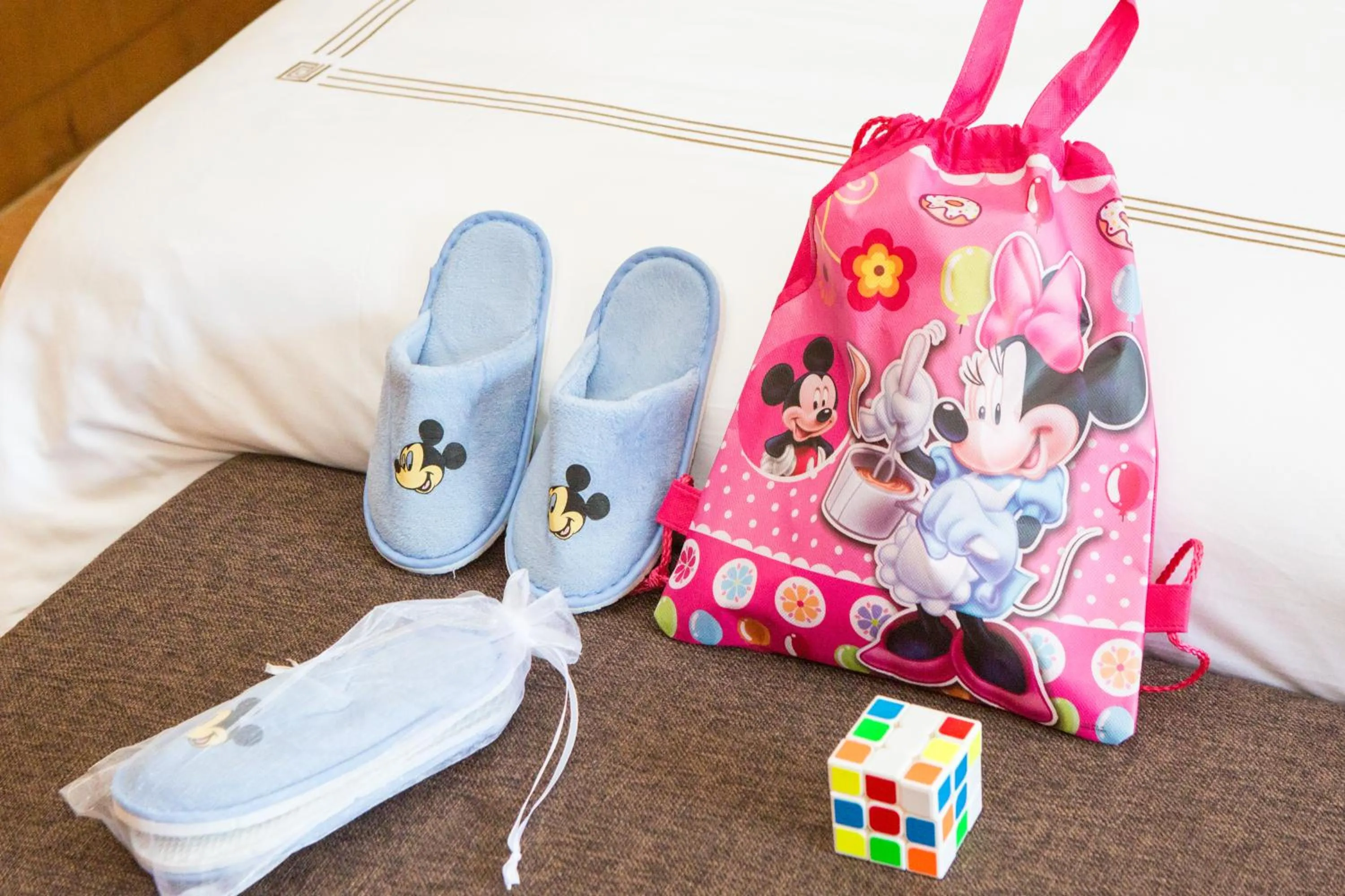 children in West Lake State Guest House