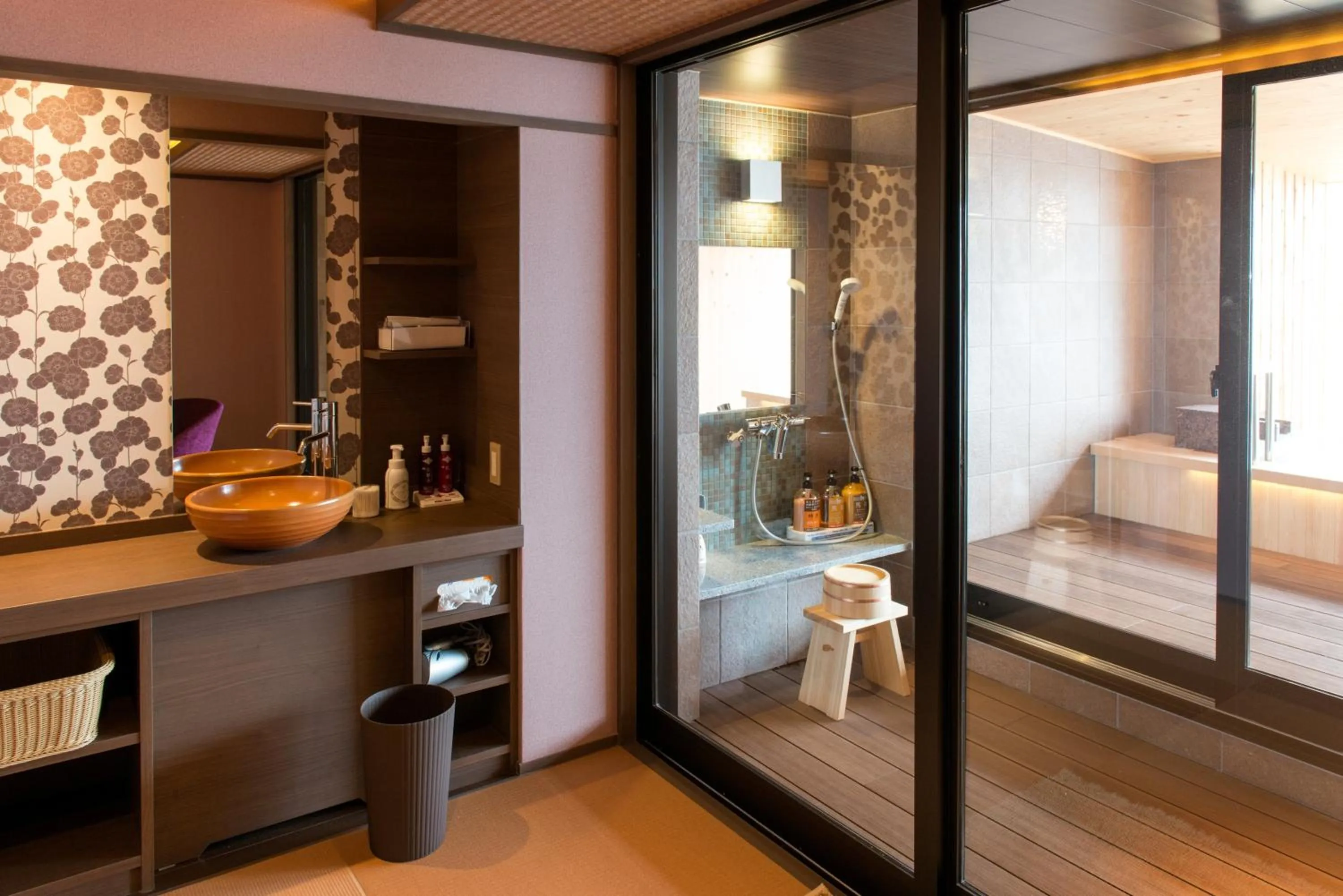 Hot Spring Bath in Umiusagi