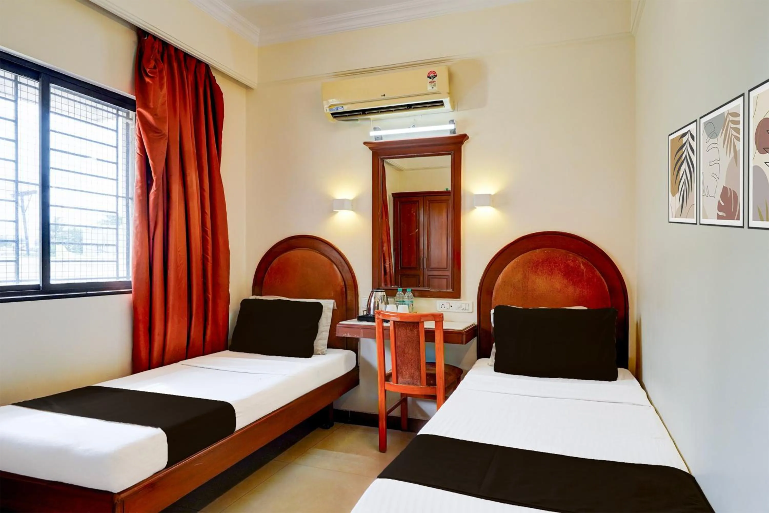 Bedroom, Bed in Super Hotel O Thimmaiah Rd Rajajinagar