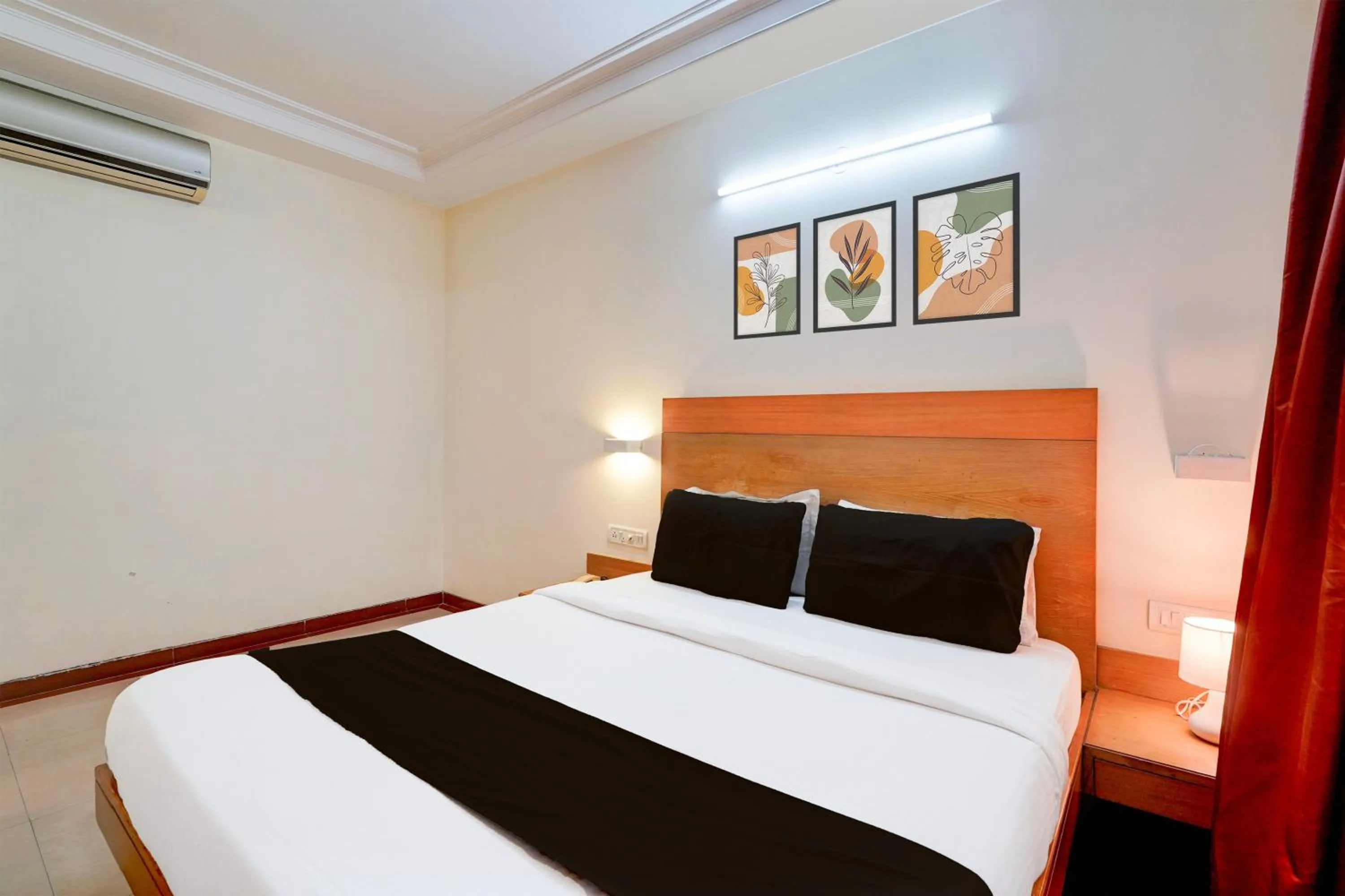 Bedroom, Bed in Super Hotel O Thimmaiah Rd Rajajinagar