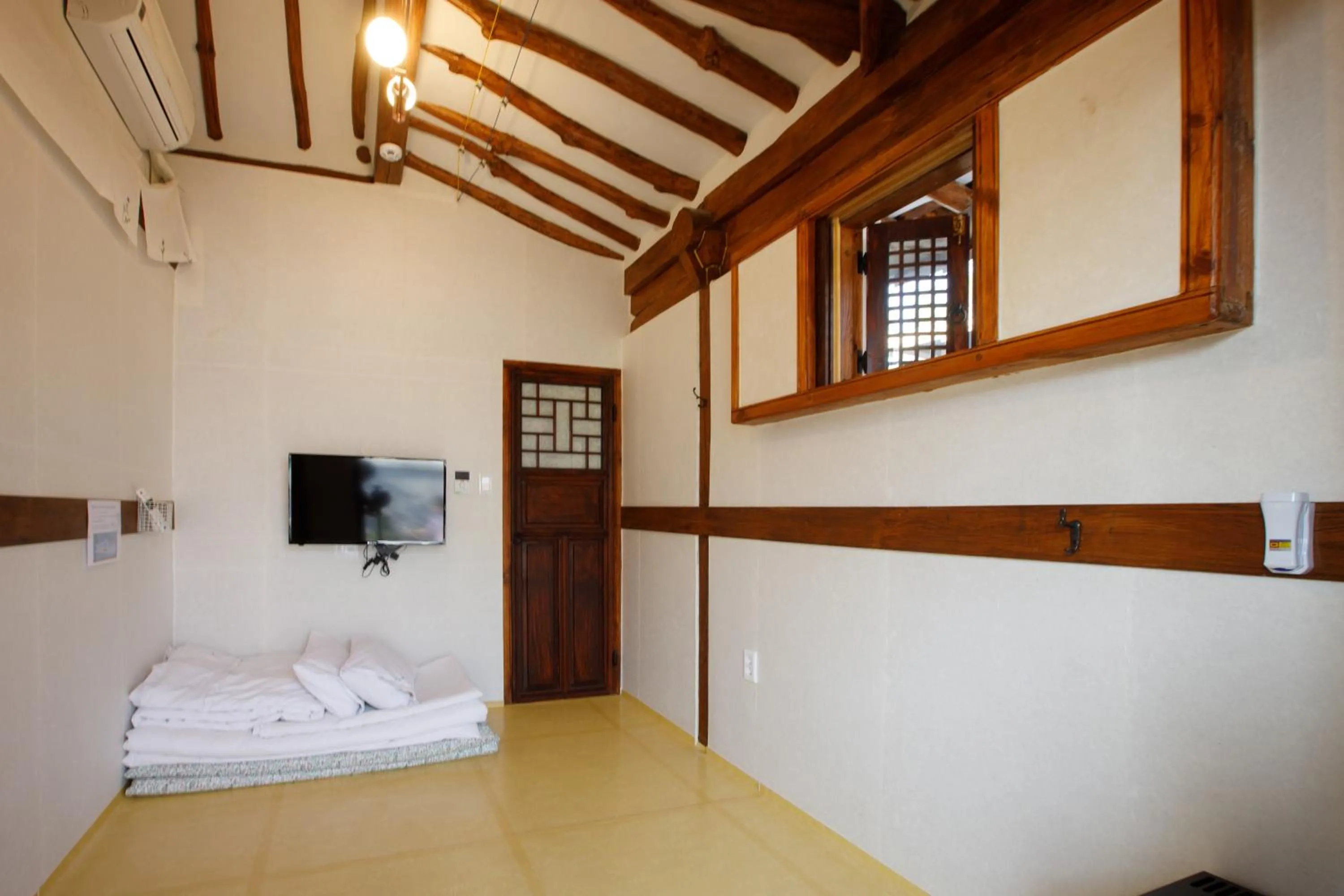 Bedroom, Bed in GaEunChae