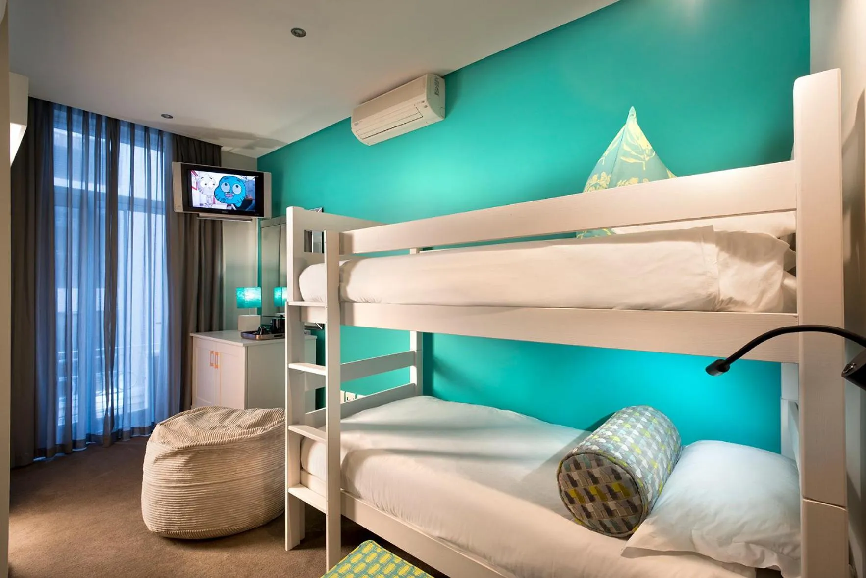 bunk bed, Bed in Grand Daddy Boutique Hotel
