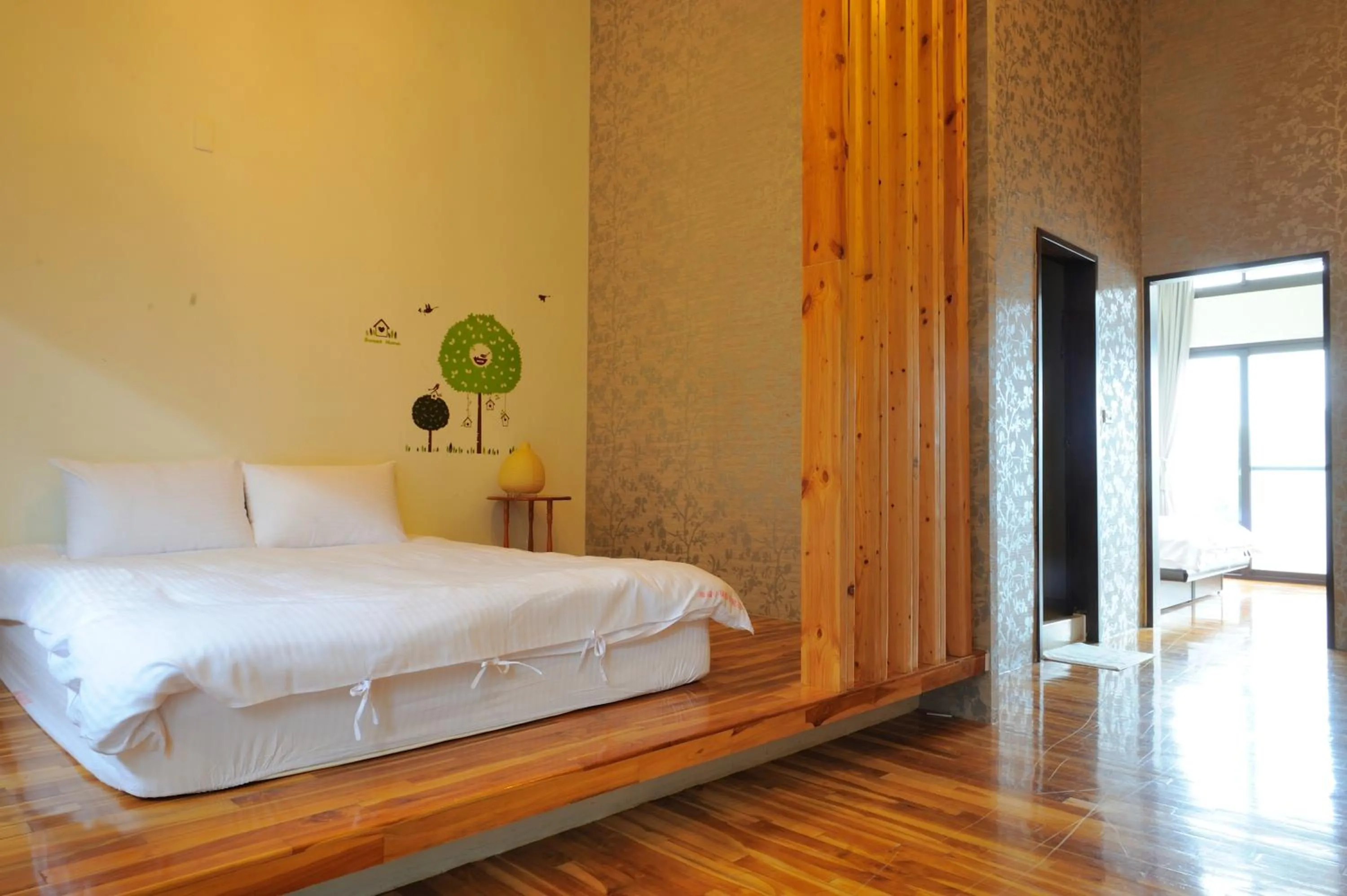 Photo of the whole room, Bed in Sanyi Happiness B&B