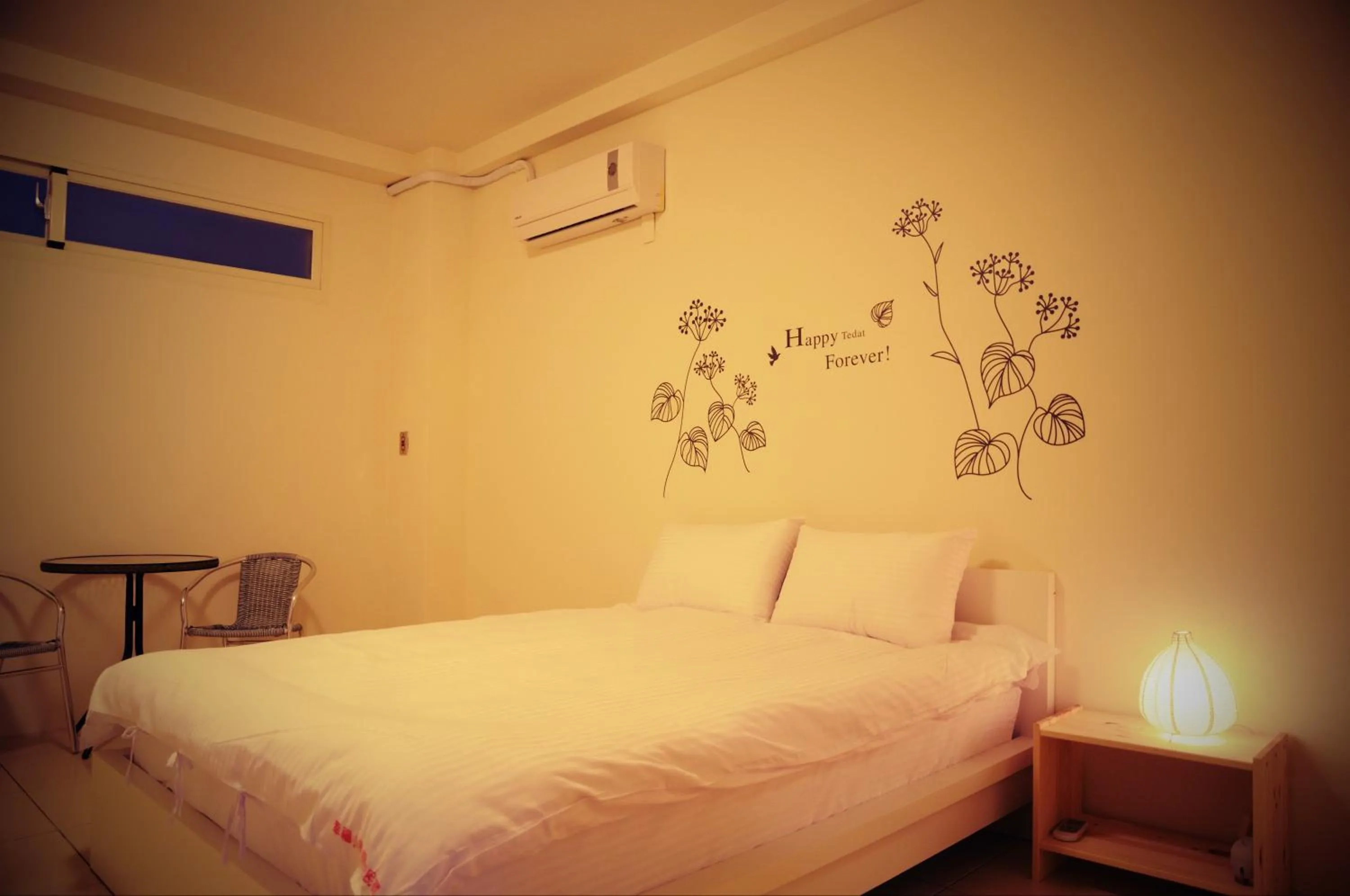 Photo of the whole room, Bed in Sanyi Happiness B&B