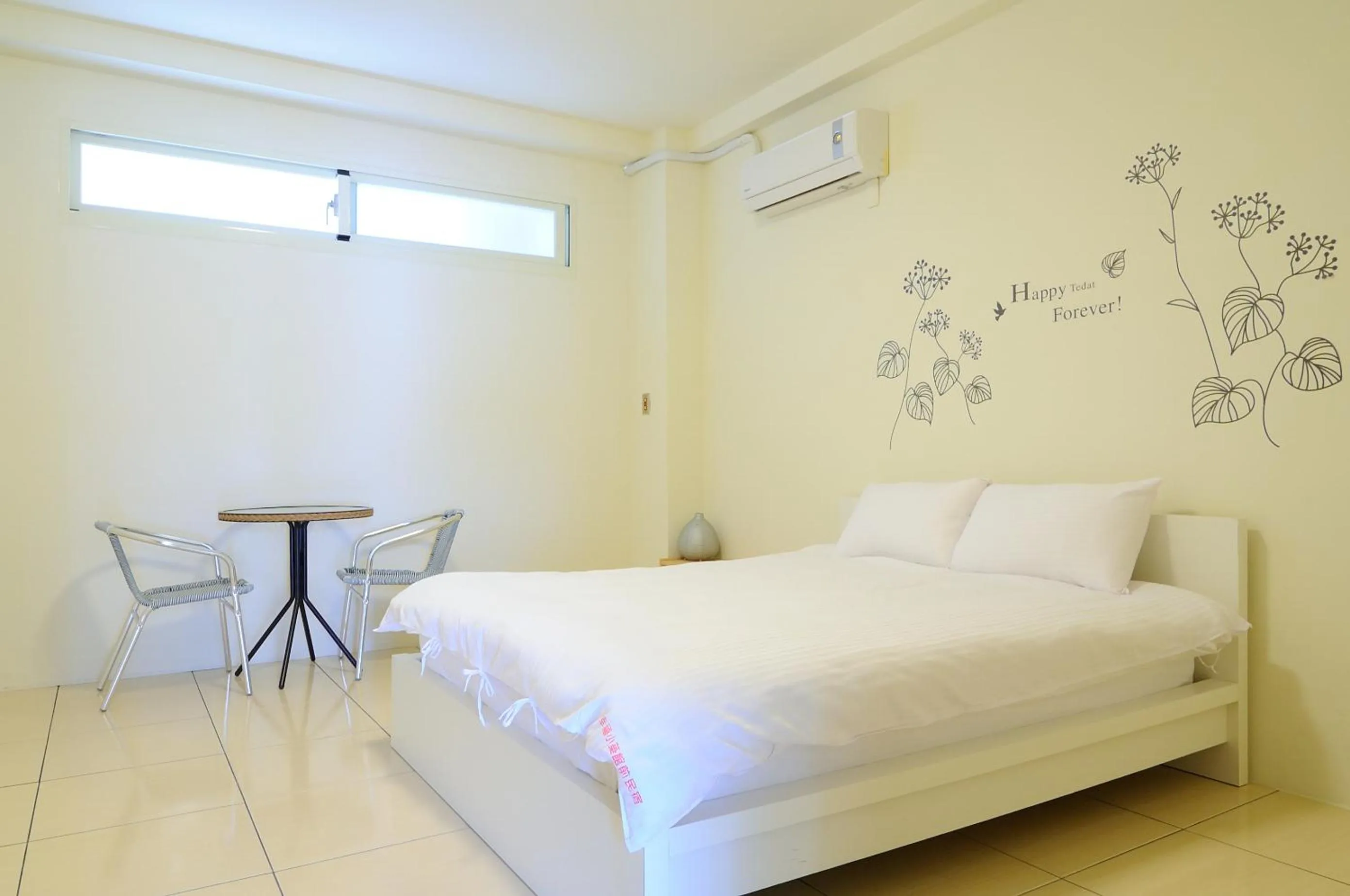 Photo of the whole room, Bed in Sanyi Happiness B&B