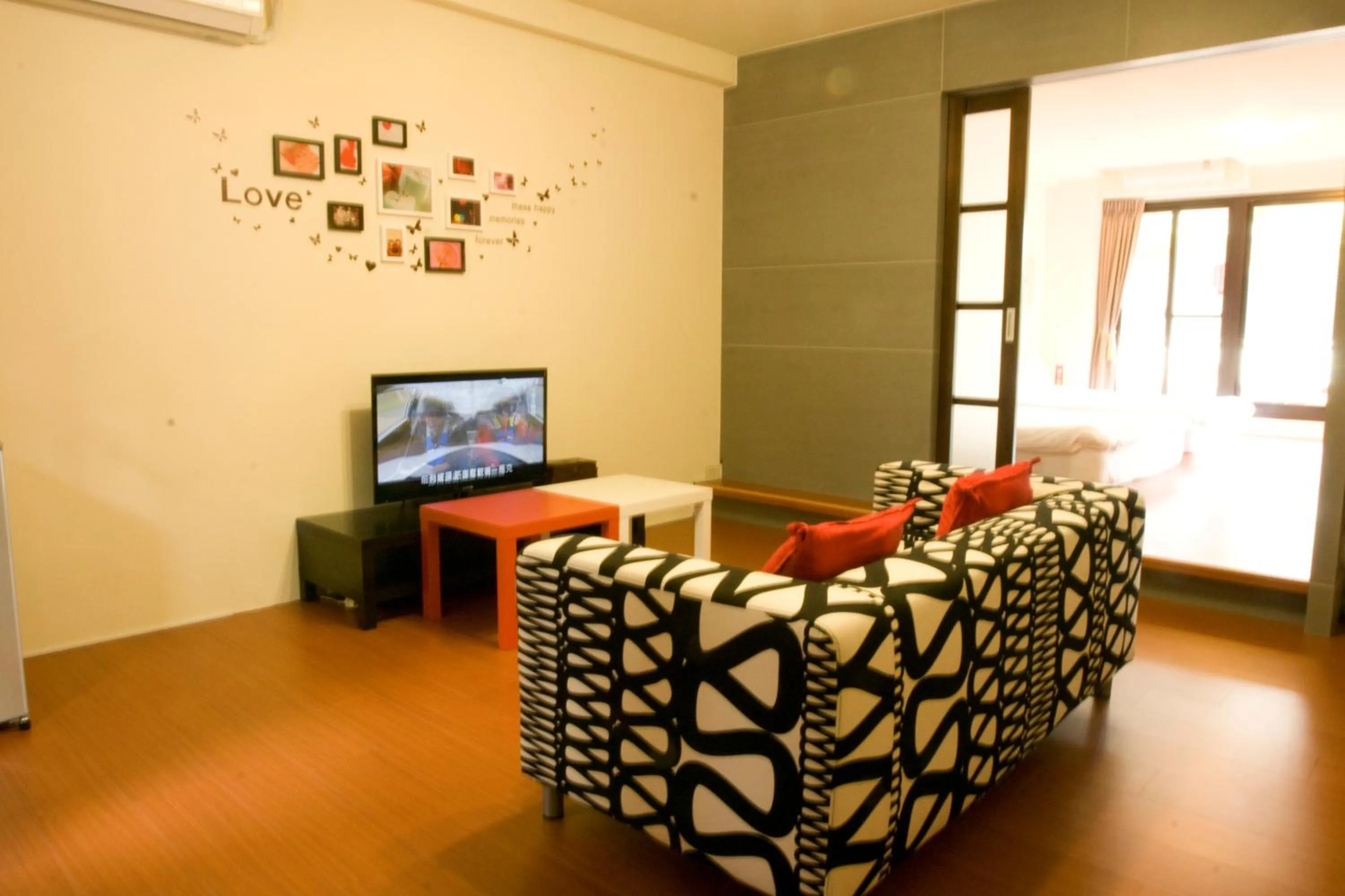 Photo of the whole room in Sanyi Happiness B&B