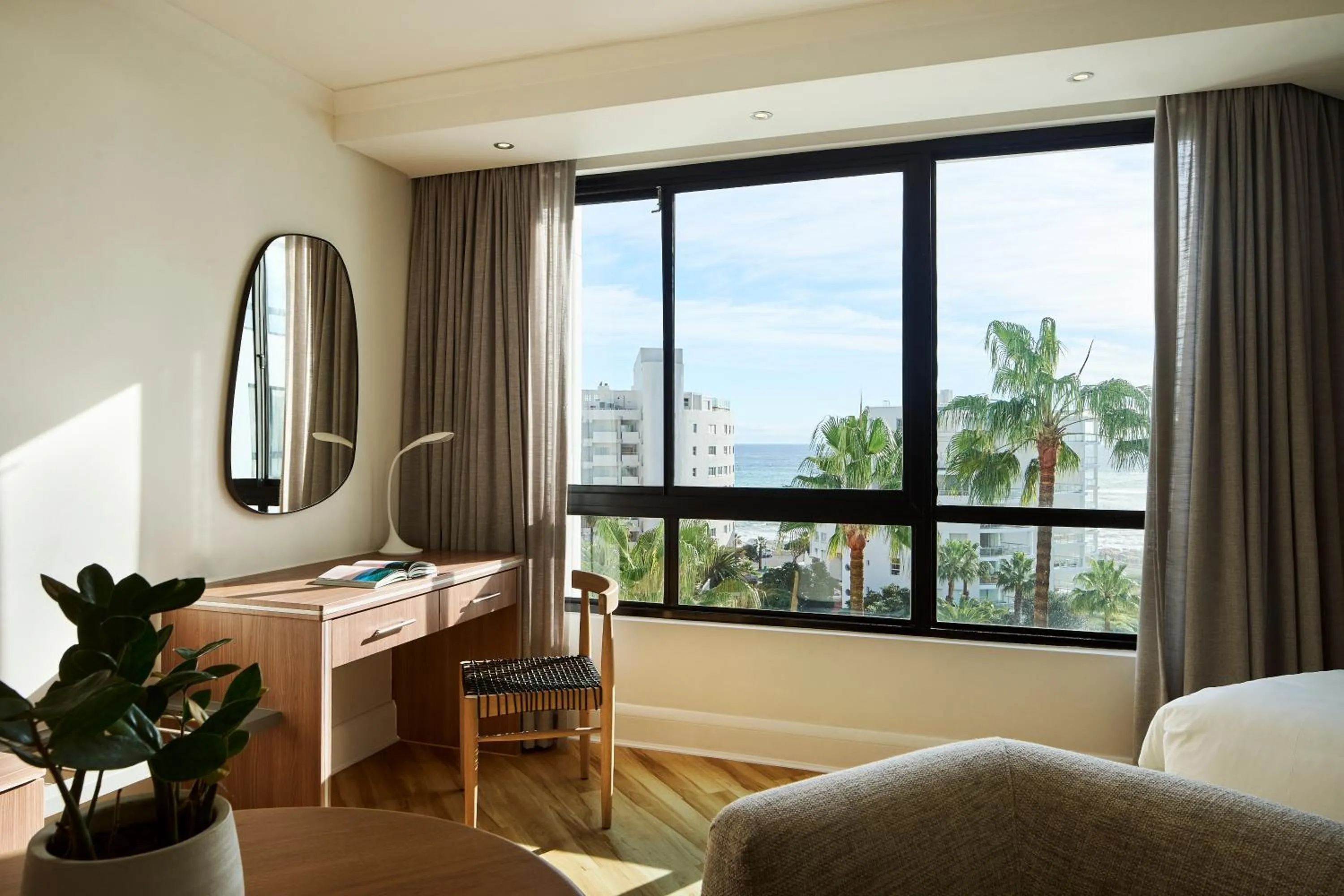 Sea view, Bed in President Hotel