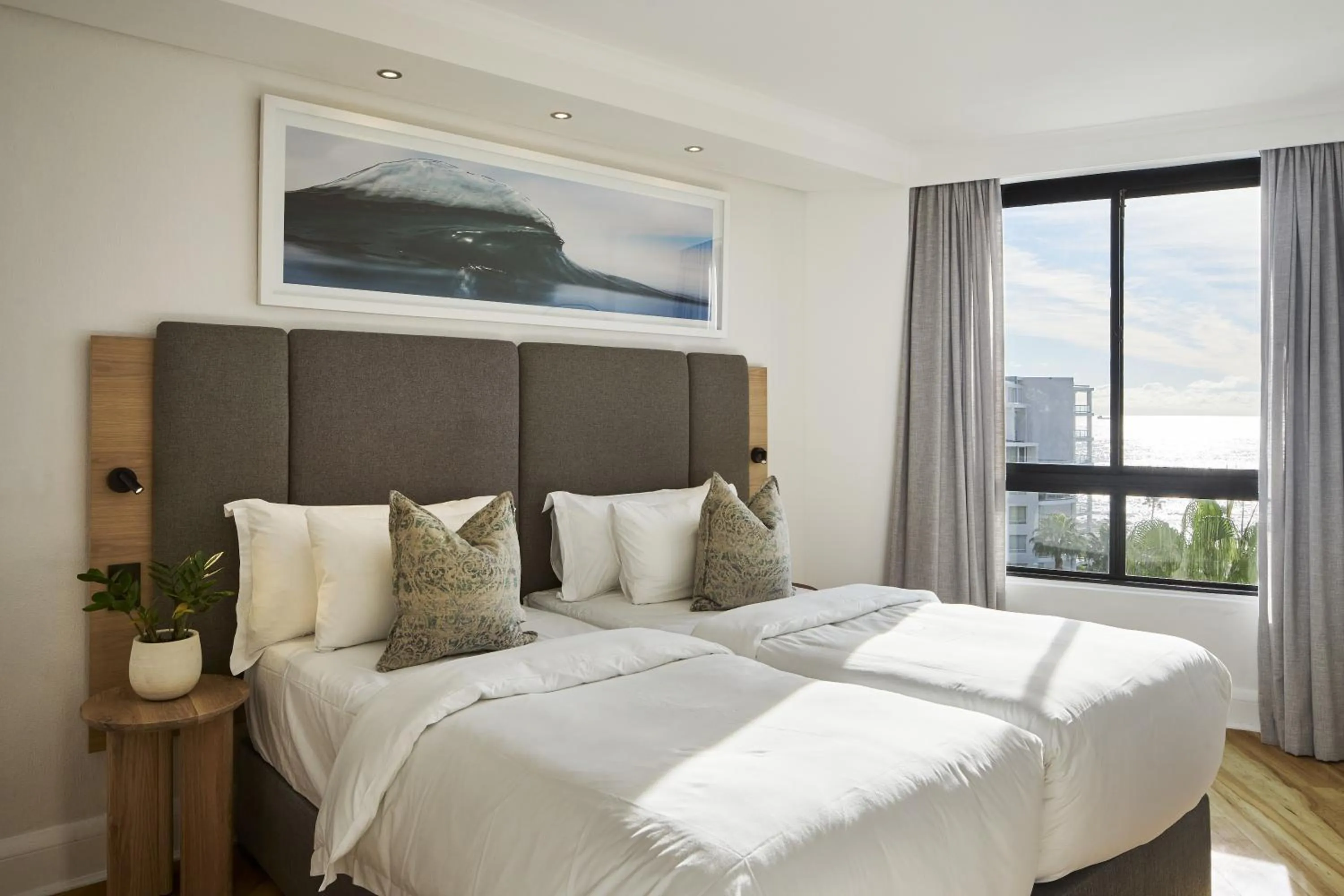 Bedroom, Bed in President Hotel