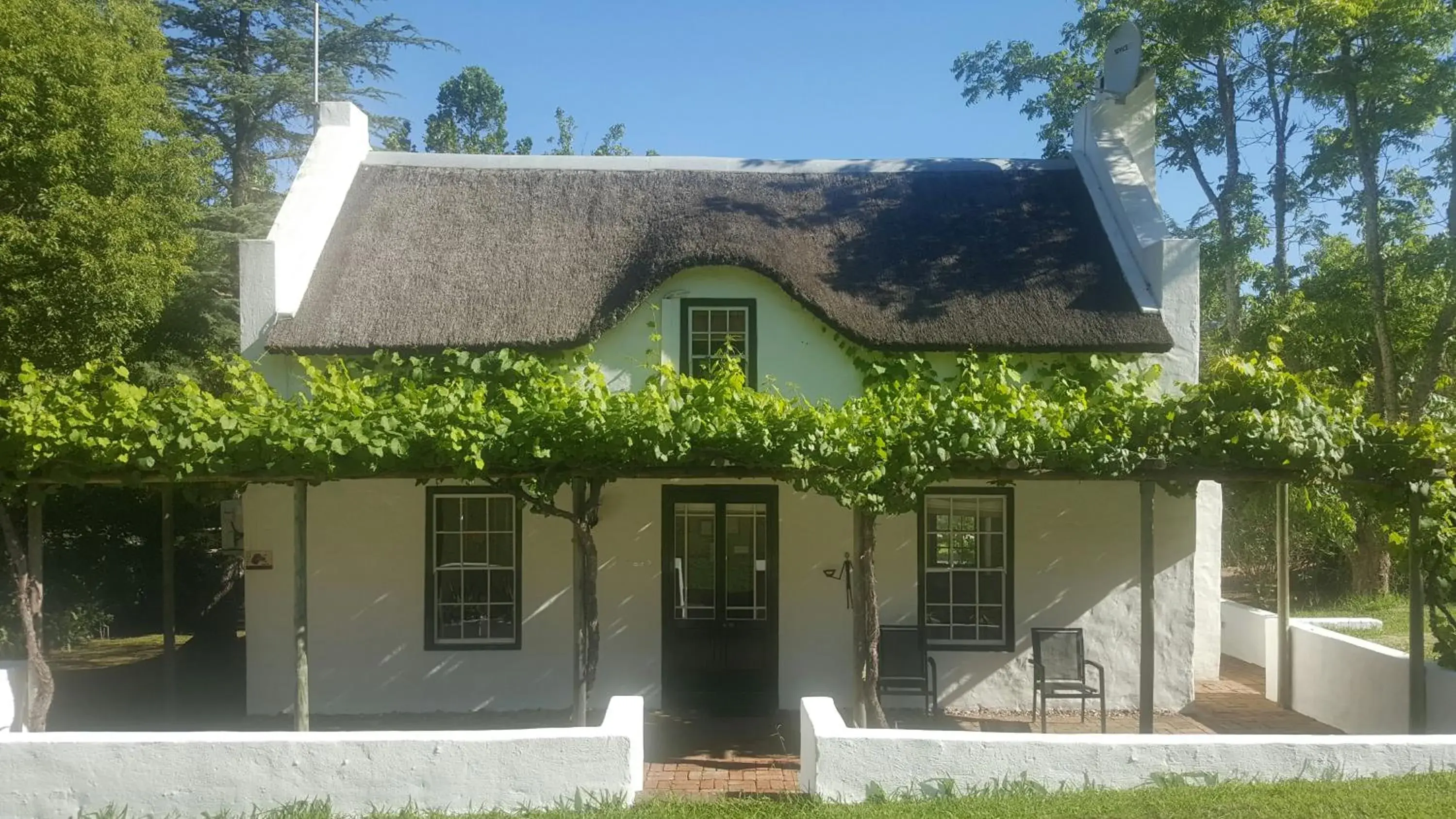 Suite with Mountain View in De Kloof Heritage Estate and Wellness Suite with Mountain View in De Kloof Heritage Estate and Wellness