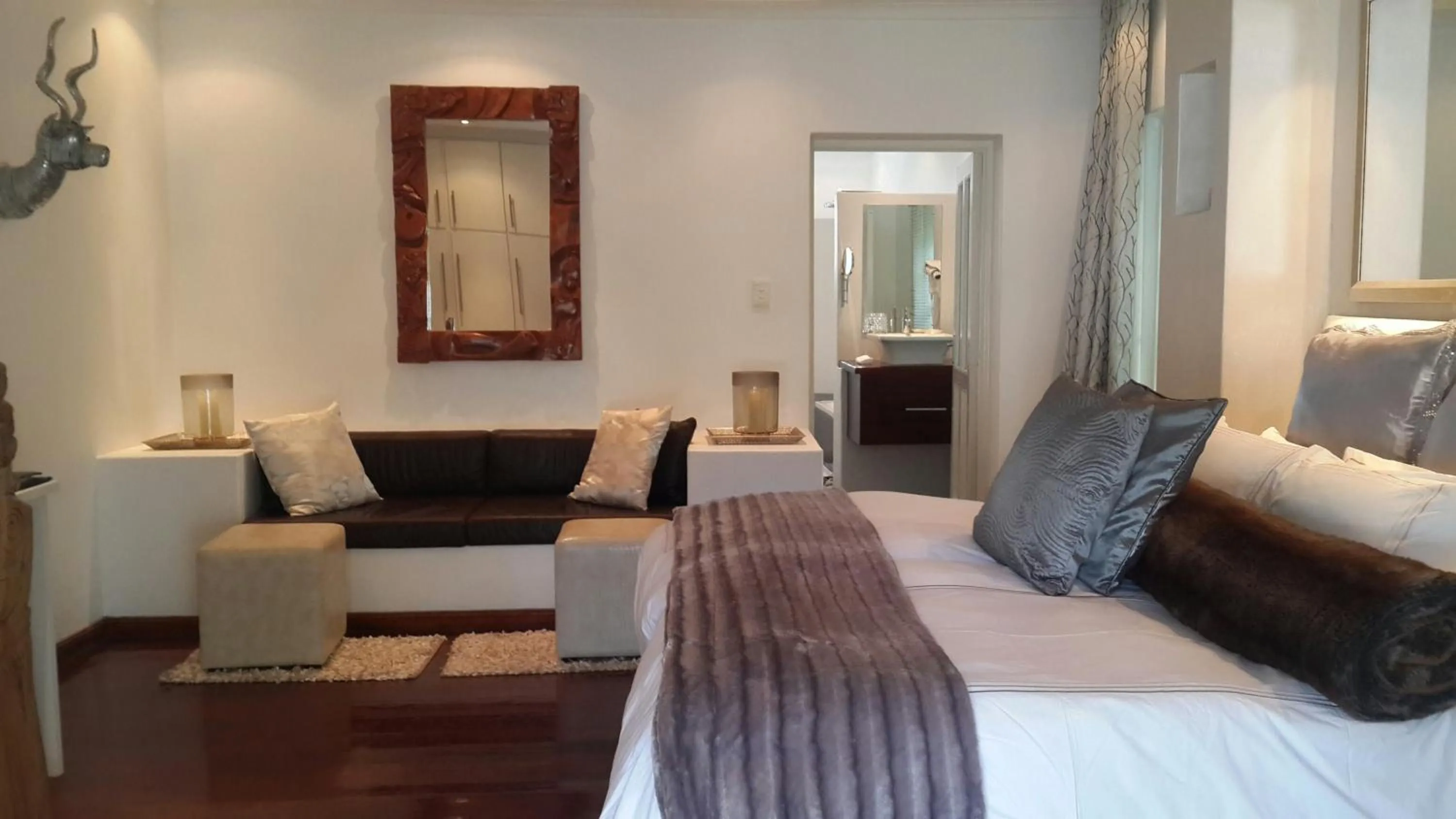 Photo of the whole room, Bed in De Kloof Heritage Estate and Wellness