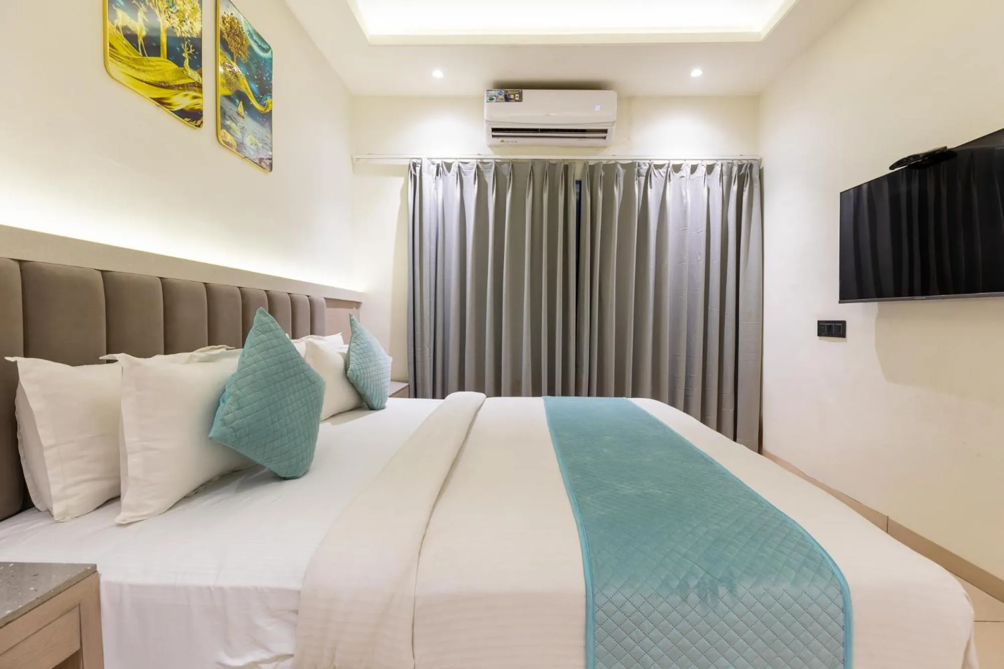 Bedroom, Bed in FabHotel The Oasis