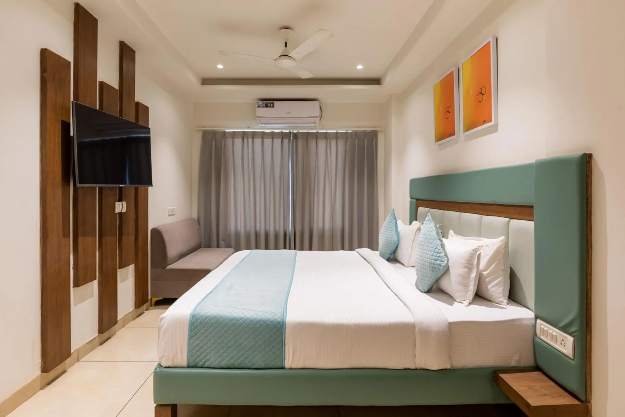 Bed in FabHotel The Oasis