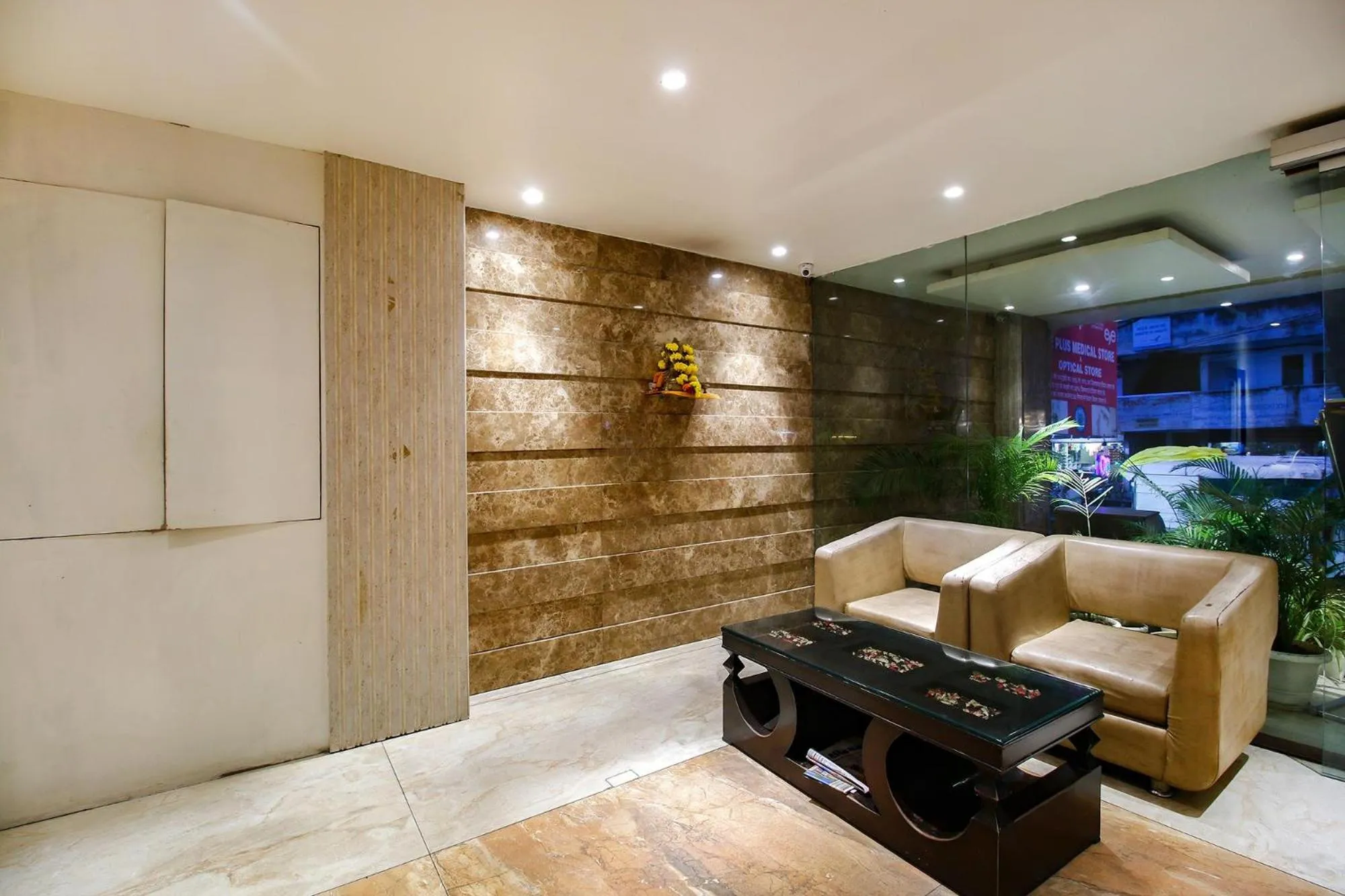 Seating area in FabHotel The Oasis - Maharana Praatap Nagar