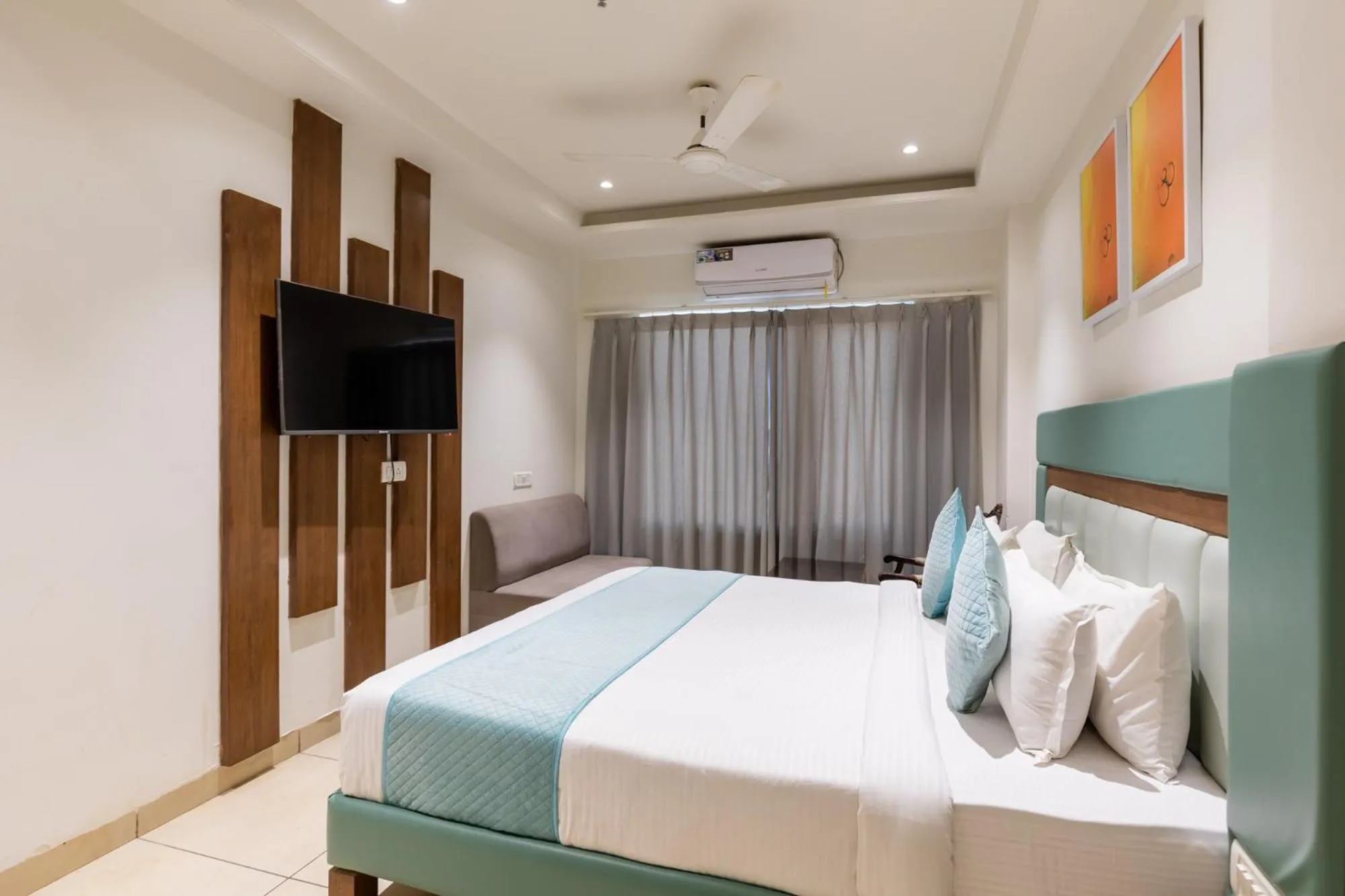 Bed in FabHotel The Oasis