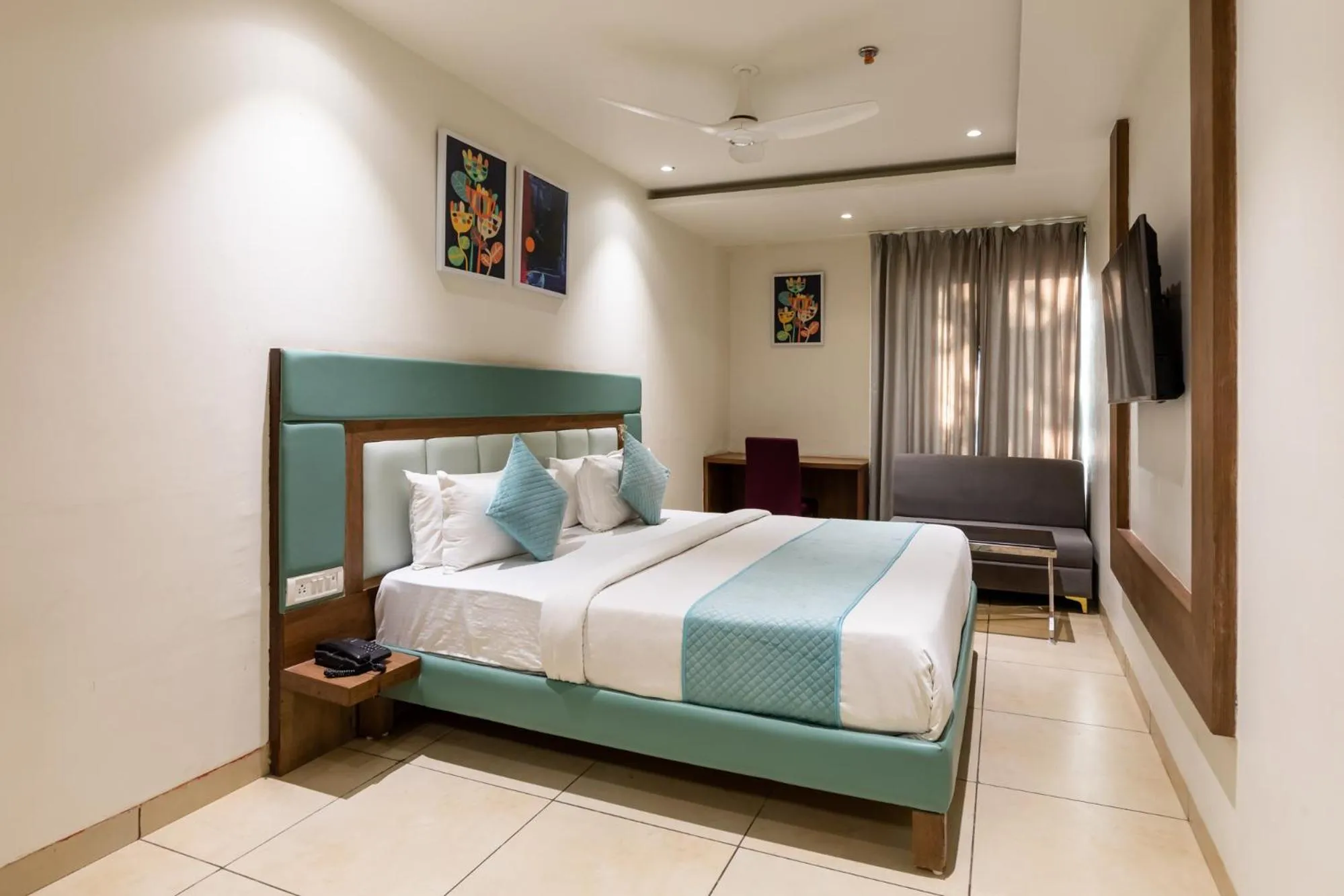 Bedroom, Bed in FabHotel The Oasis