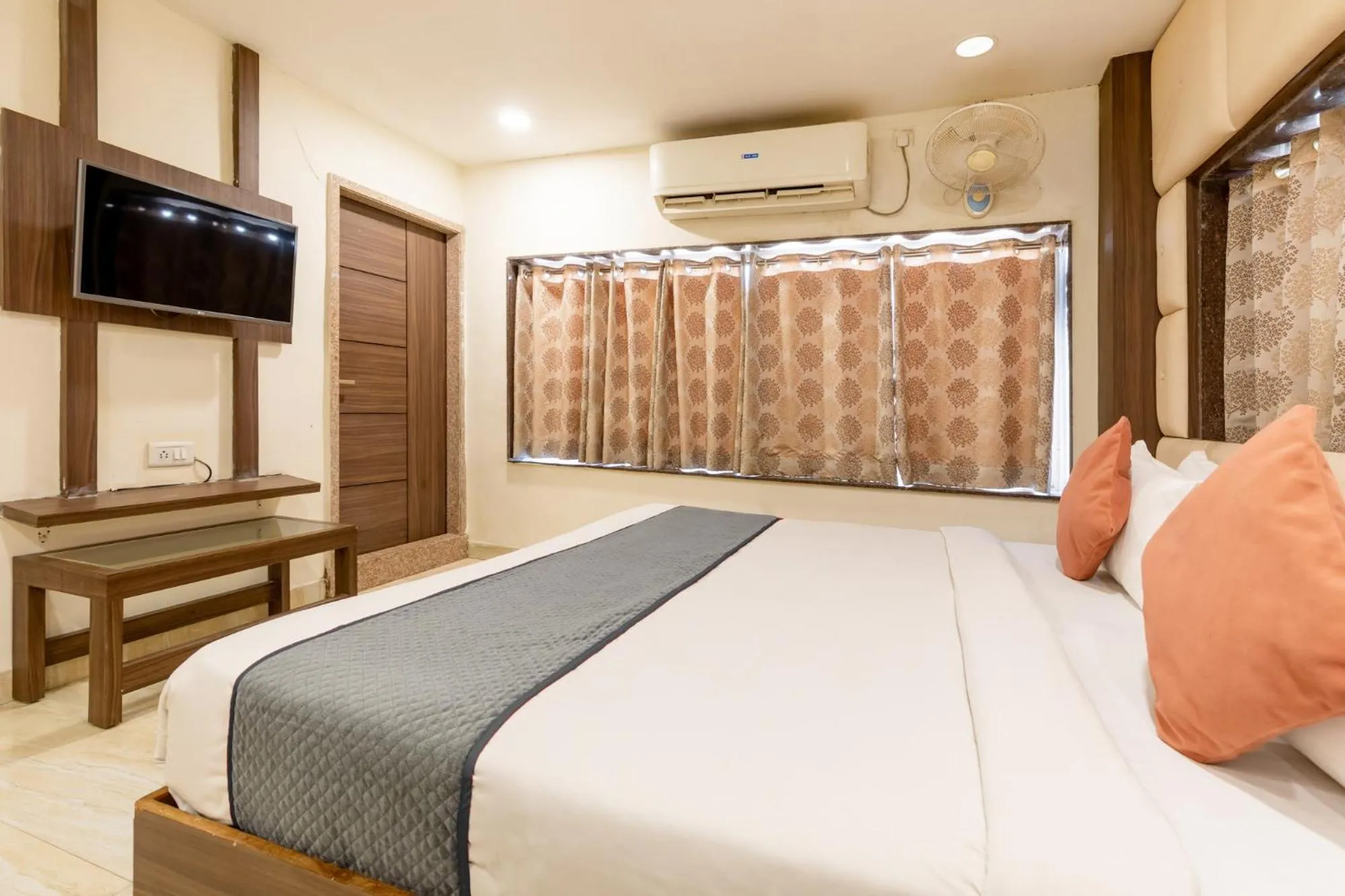 Bed in FabHotel Prime The Oasis