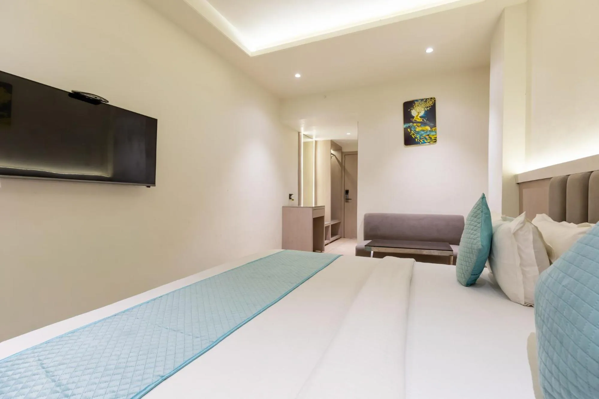 Bedroom, Bed in FabHotel The Oasis