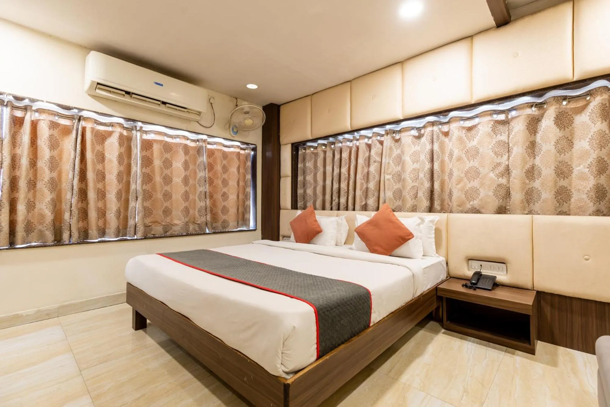 Bedroom, Bed in FabHotel The Oasis