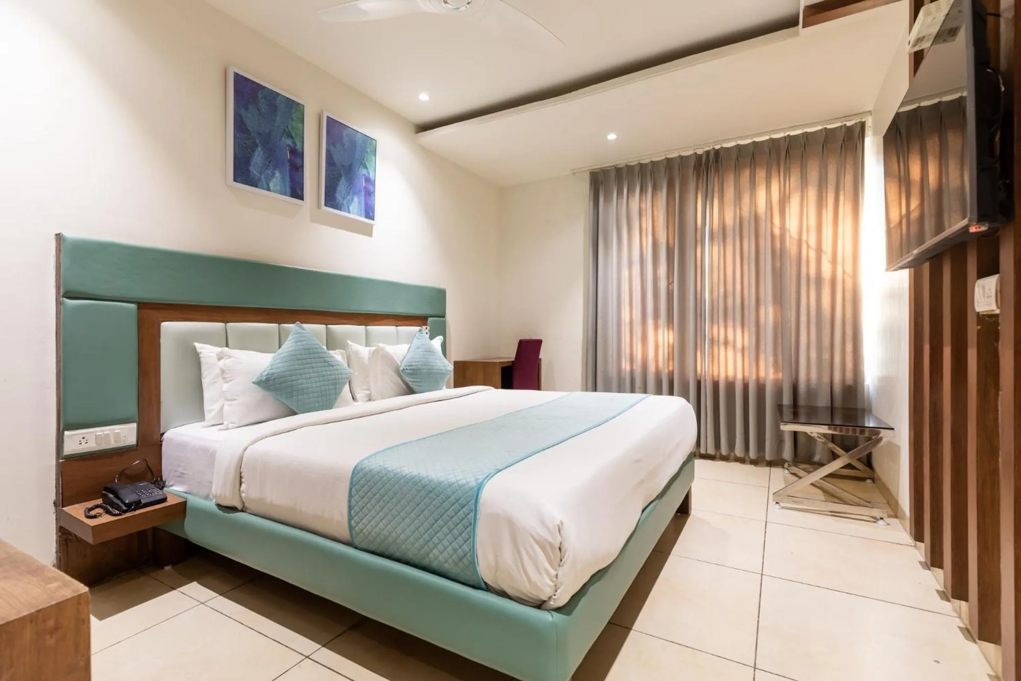 Bedroom, Bed in FabHotel The Oasis