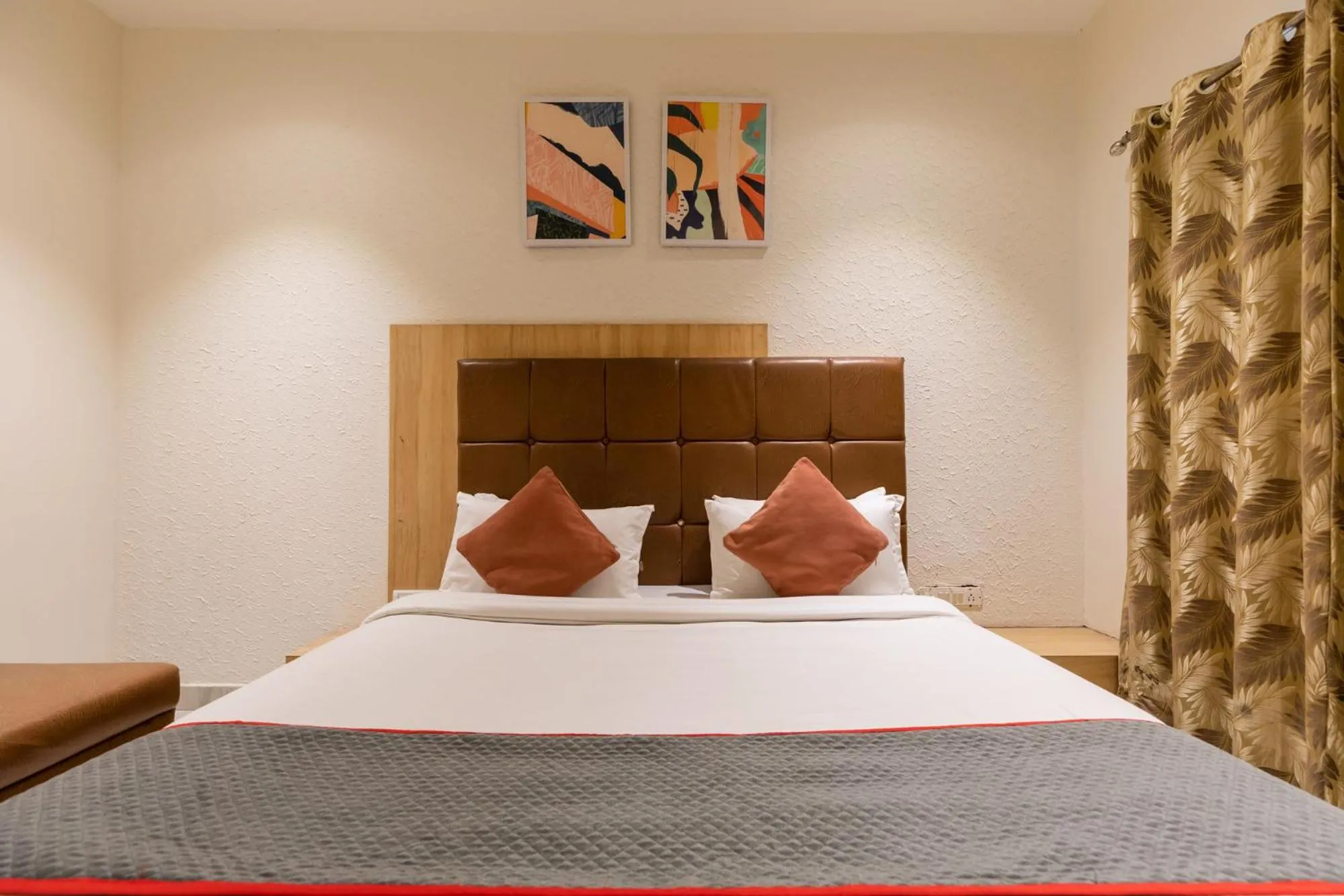 Bed in FabHotel The Oasis