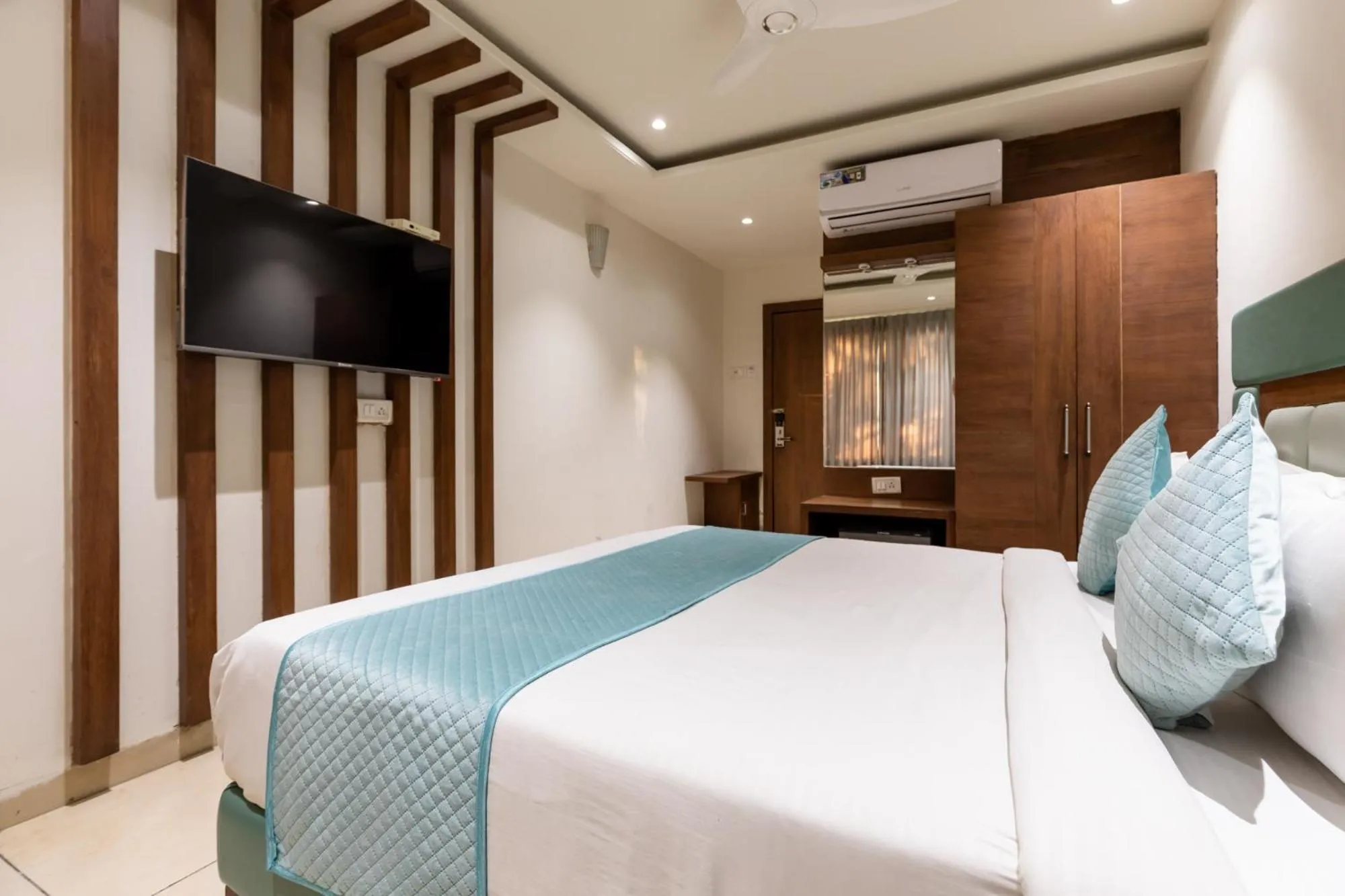 Bed in FabHotel The Oasis