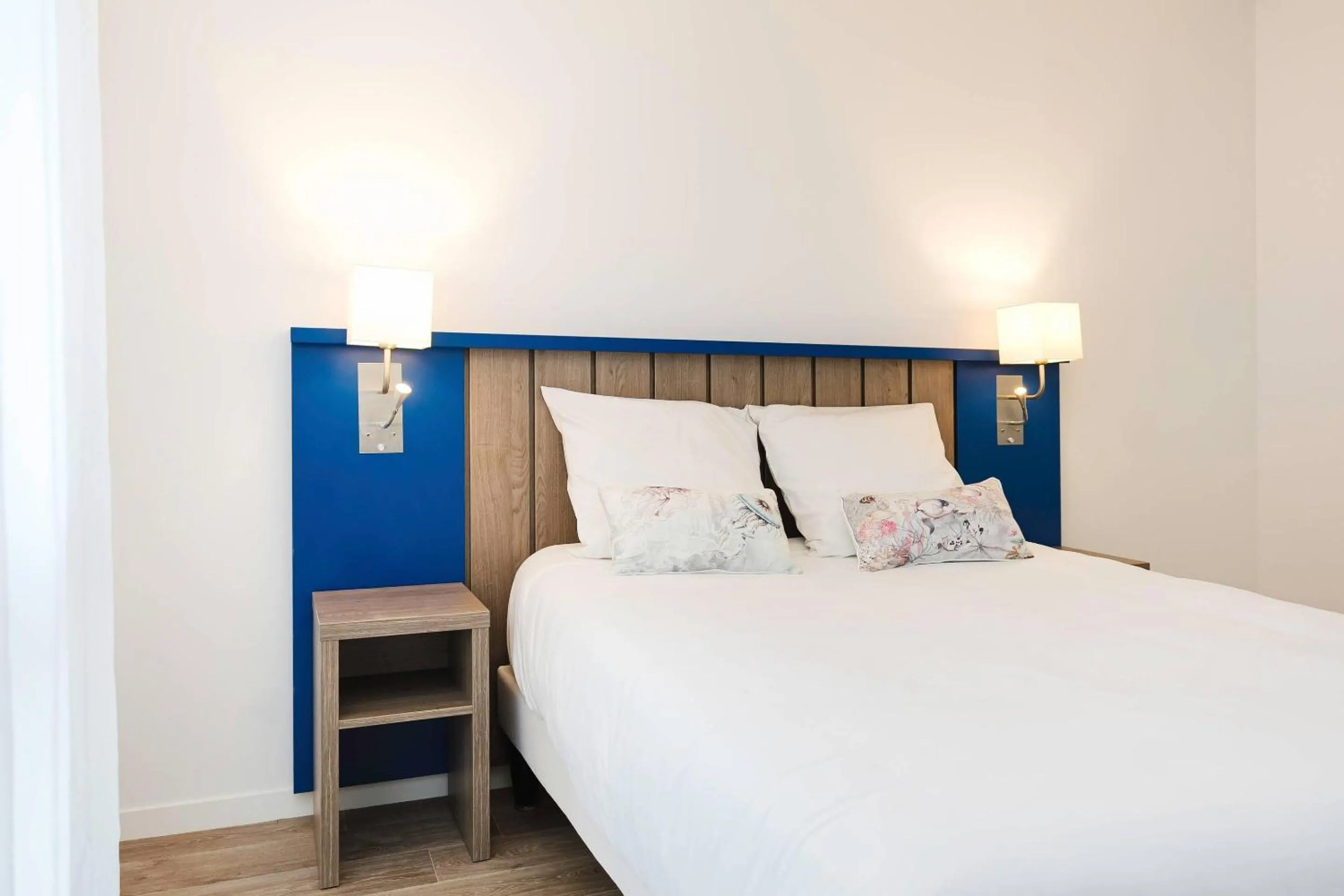 Bedroom, Bed in Quality Aparthotel Saint-Malo